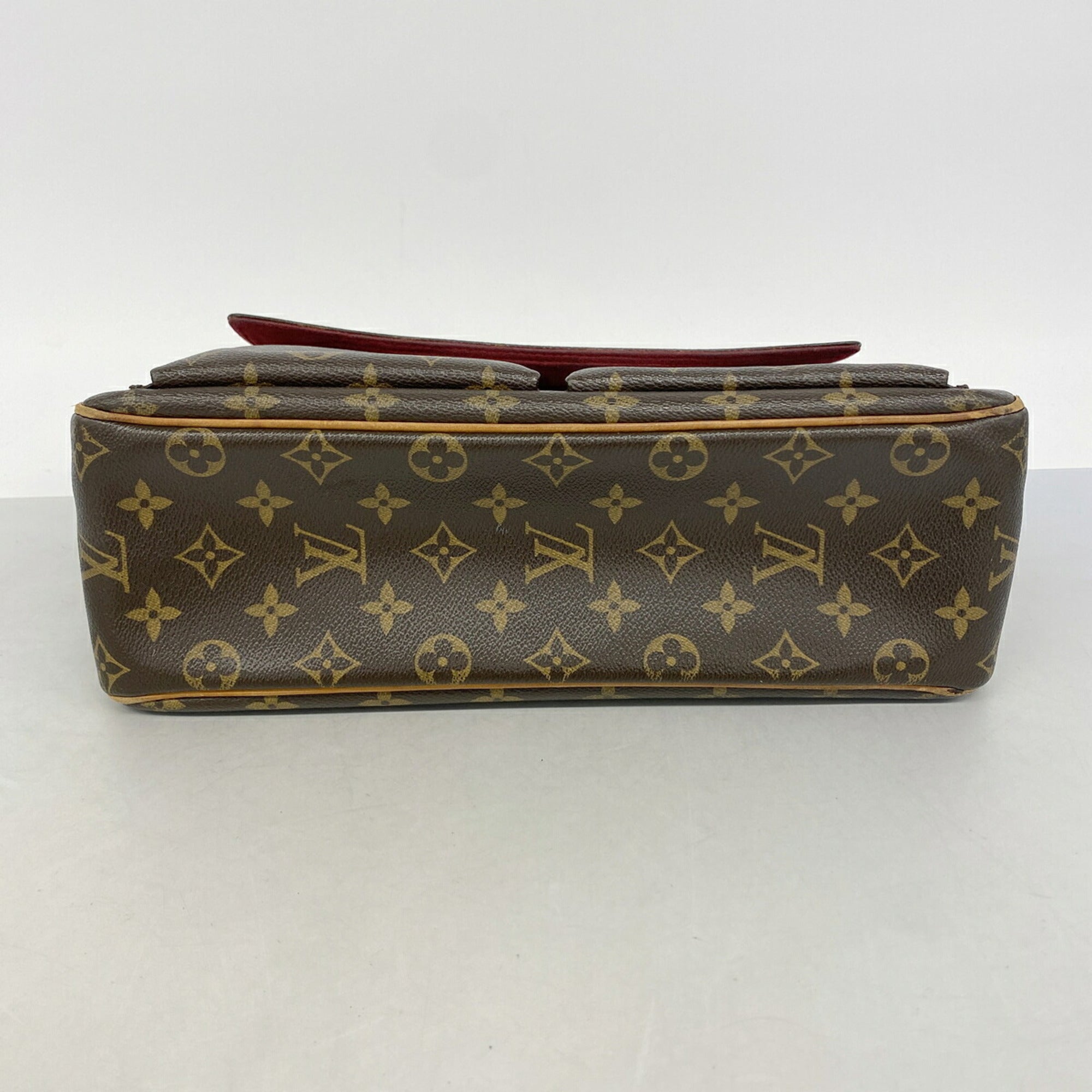 Louis Vuitton Brown Shoulder Bag (Pre-Owned)