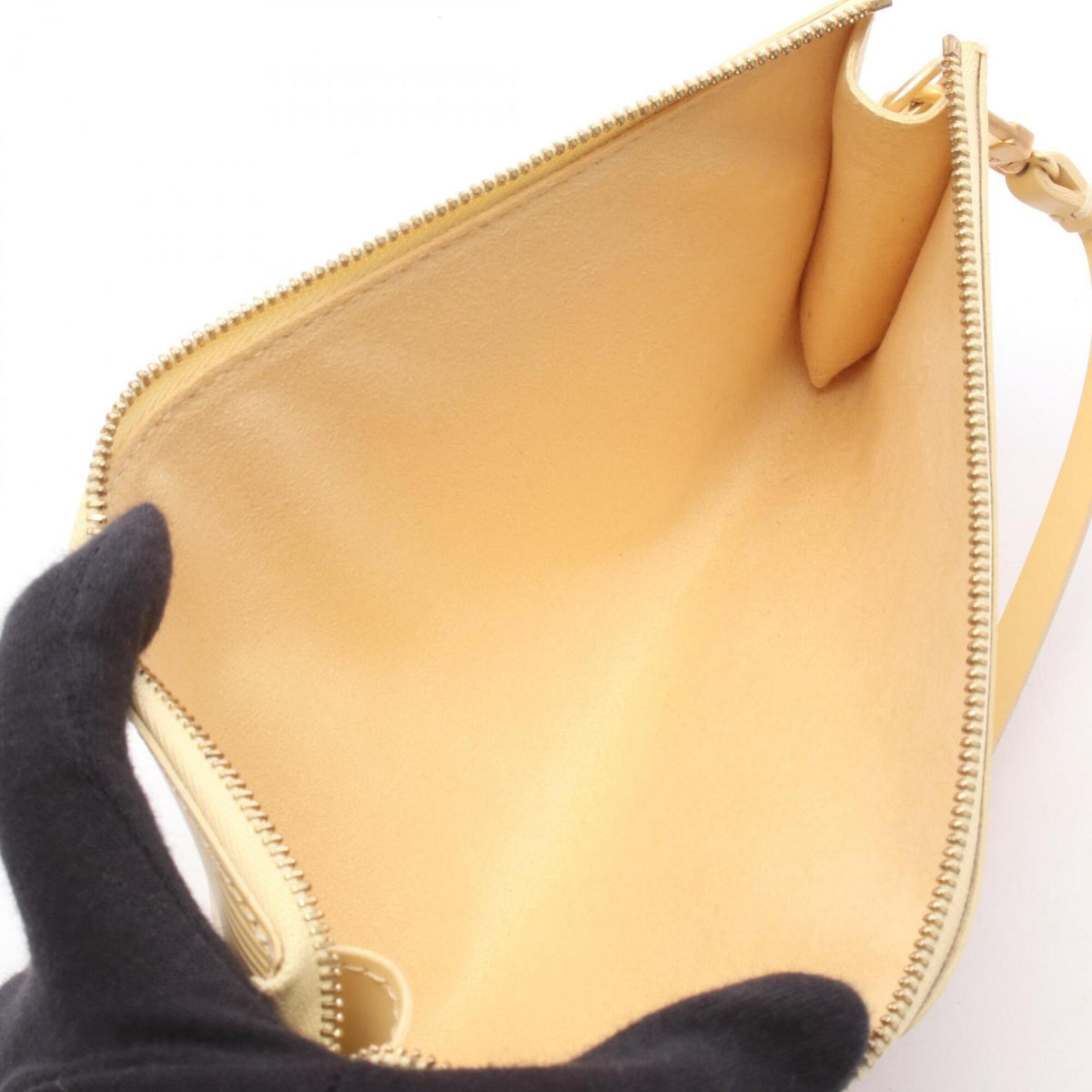Louis Vuitton Yellow Epi Leather Handbag Pochette (Pre-Owned)