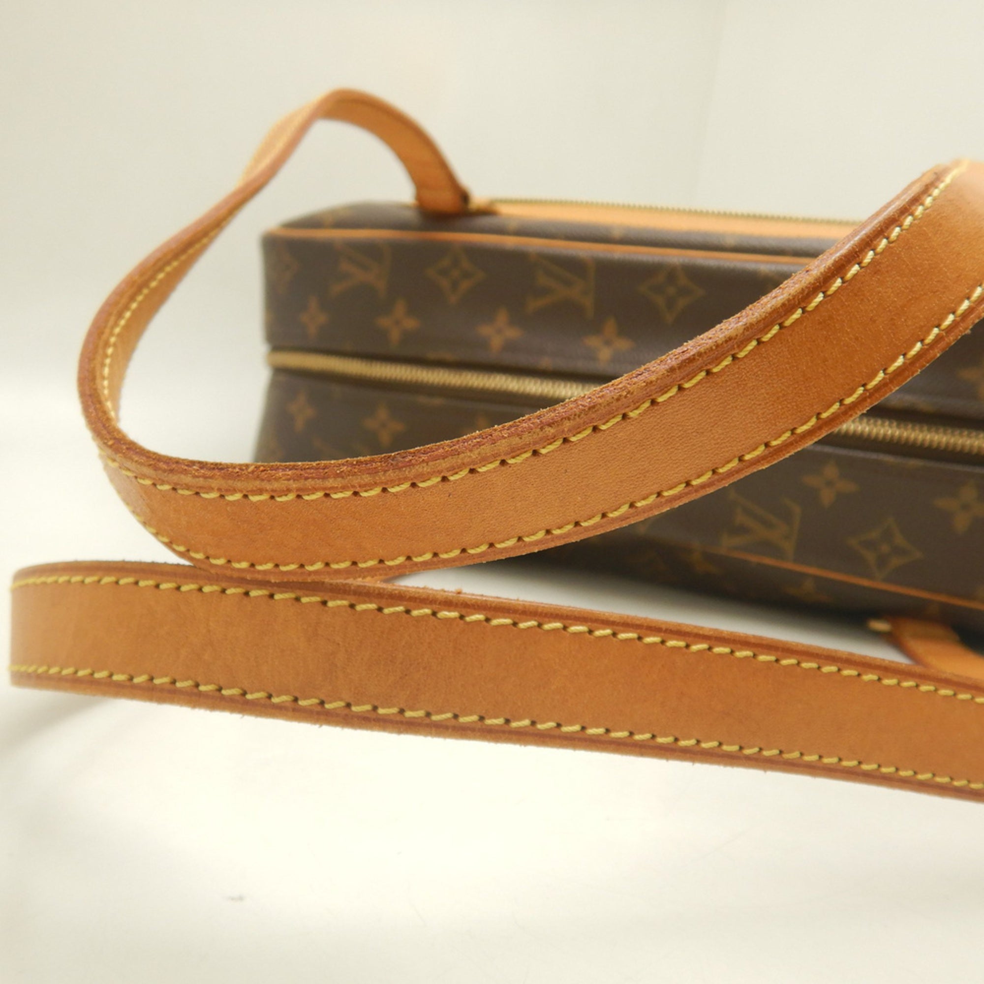 Louis Vuitton Brown Monogram Monogram Canvas Shoulder Bag (Pre-Owned)