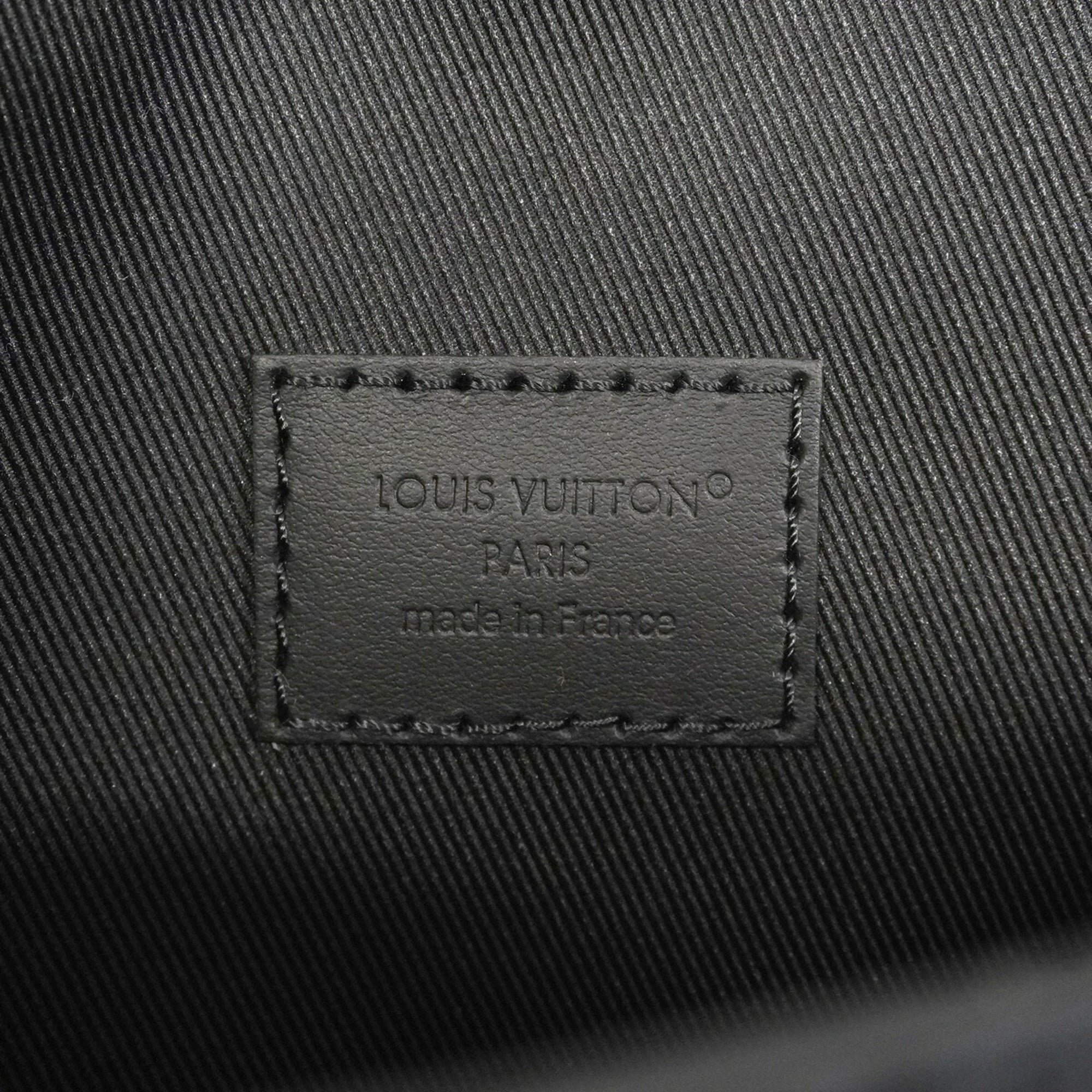 Louis Vuitton Noir Shoulder Bag (Pre-Owned)