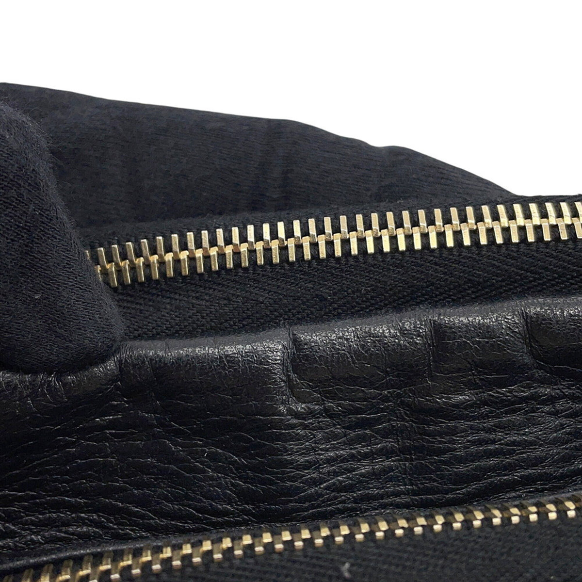 Chanel Black Leather Shoulder Bag (Pre-Owned)