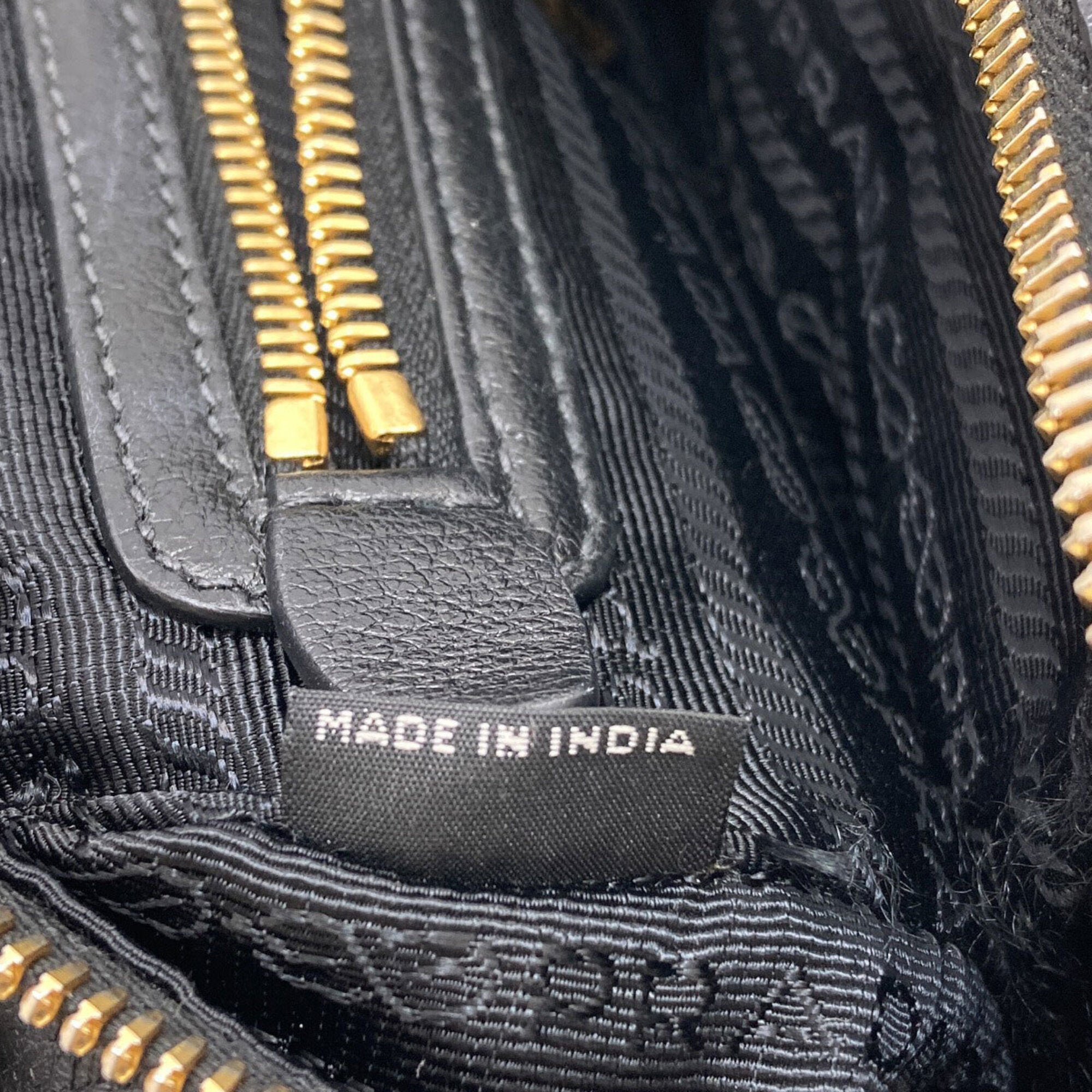 Prada Black Leather Shoulder Bag (Pre-Owned)