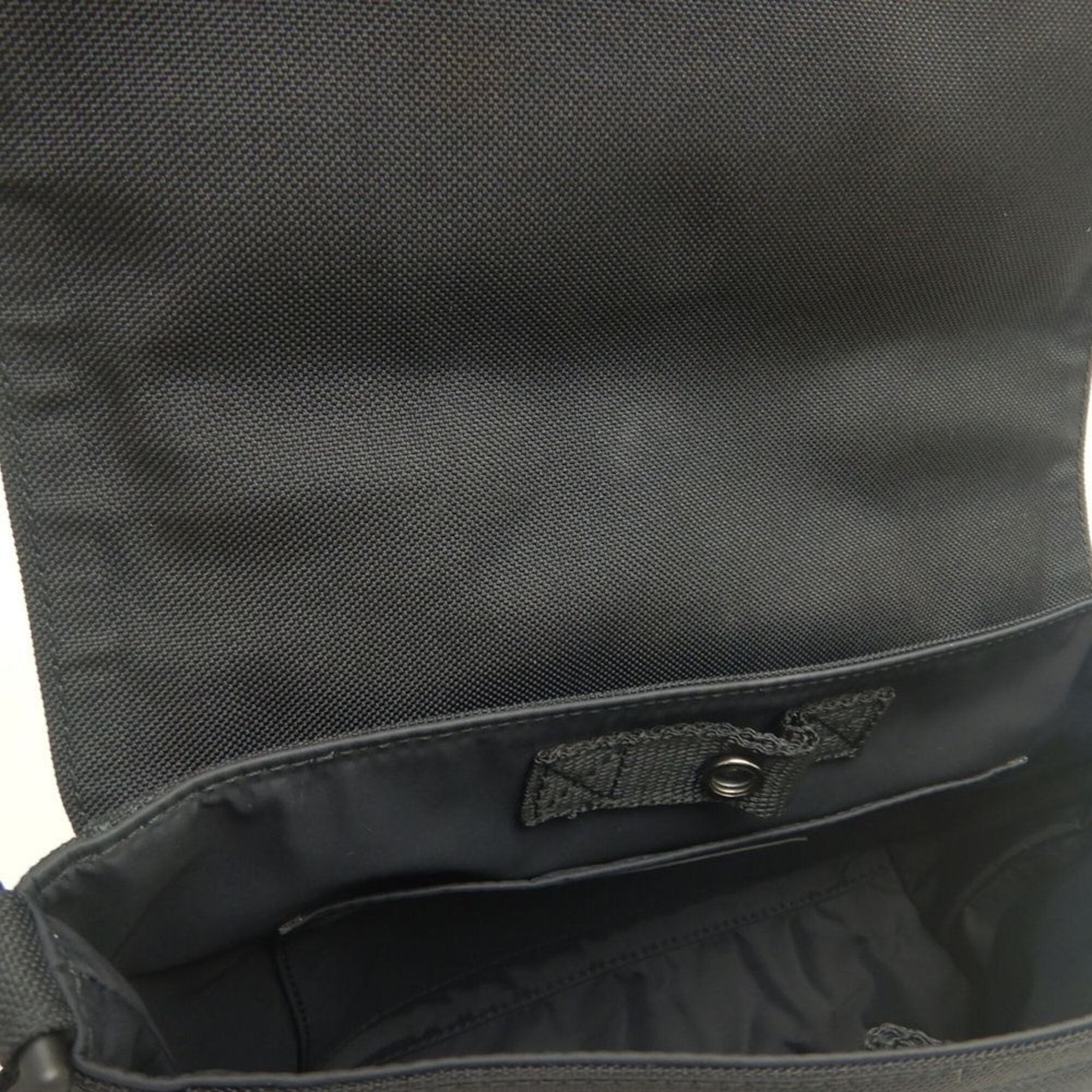 Balenciaga Black Polyester Messenger Bag Shoulder Bag (Pre-Owned)