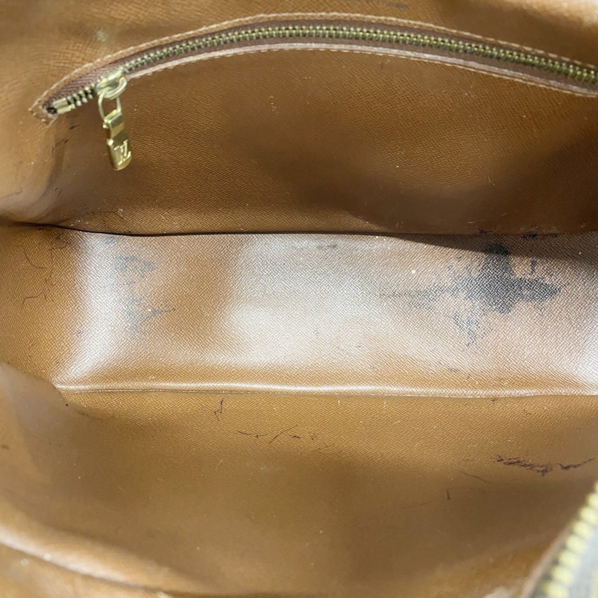 Louis Vuitton Brown Shoulder Bag (Pre-Owned)