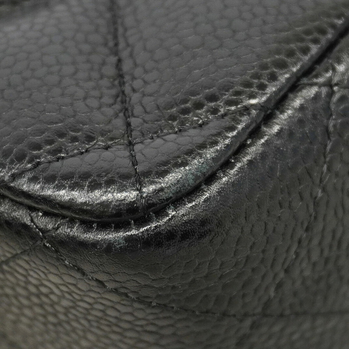 Chanel Black Grained Calfskin Shoulder Bag (Pre-Owned)