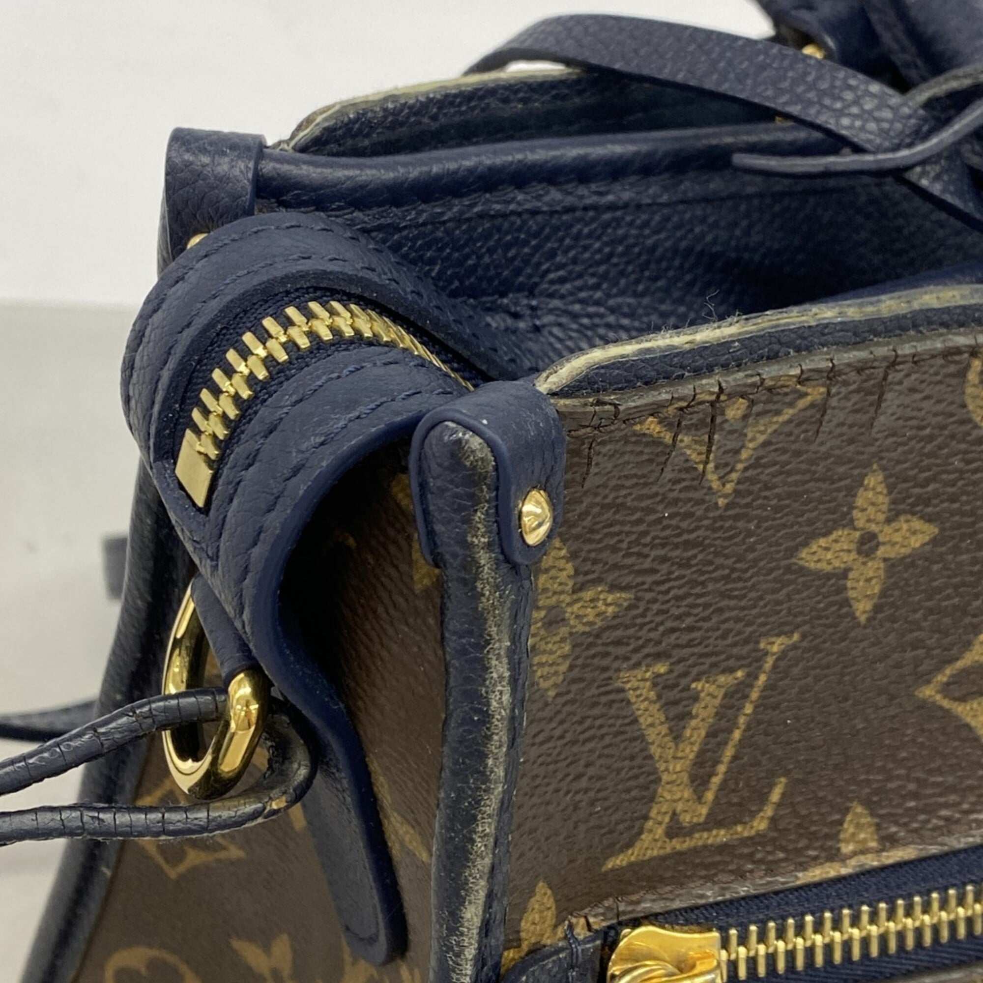 Louis Vuitton Brown Handbag (Pre-Owned)