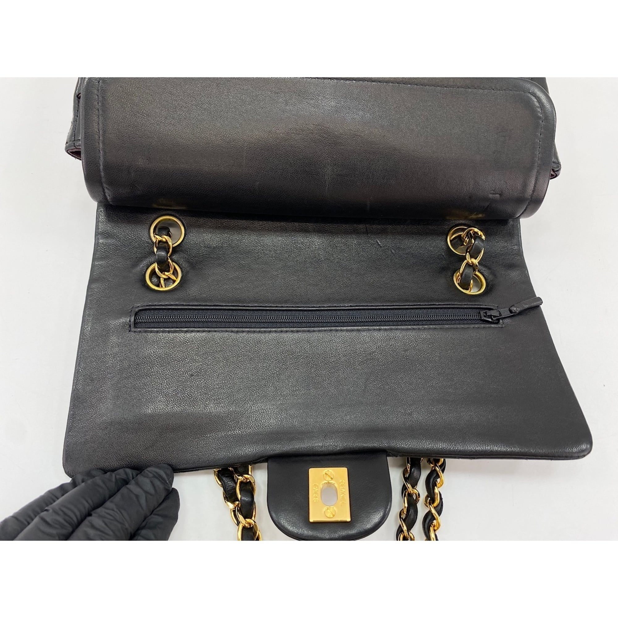 Chanel Matelasse Black Shoulder Bag (Pre-Owned)