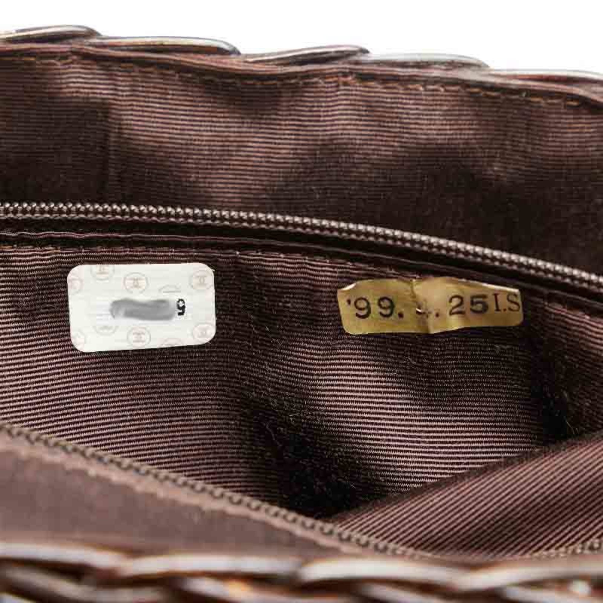 Chanel Brown Leather Handbag (Pre-Owned)