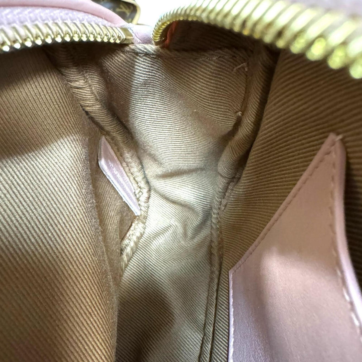 Burberry Pink Leather Shoulder Bag (Pre-Owned)