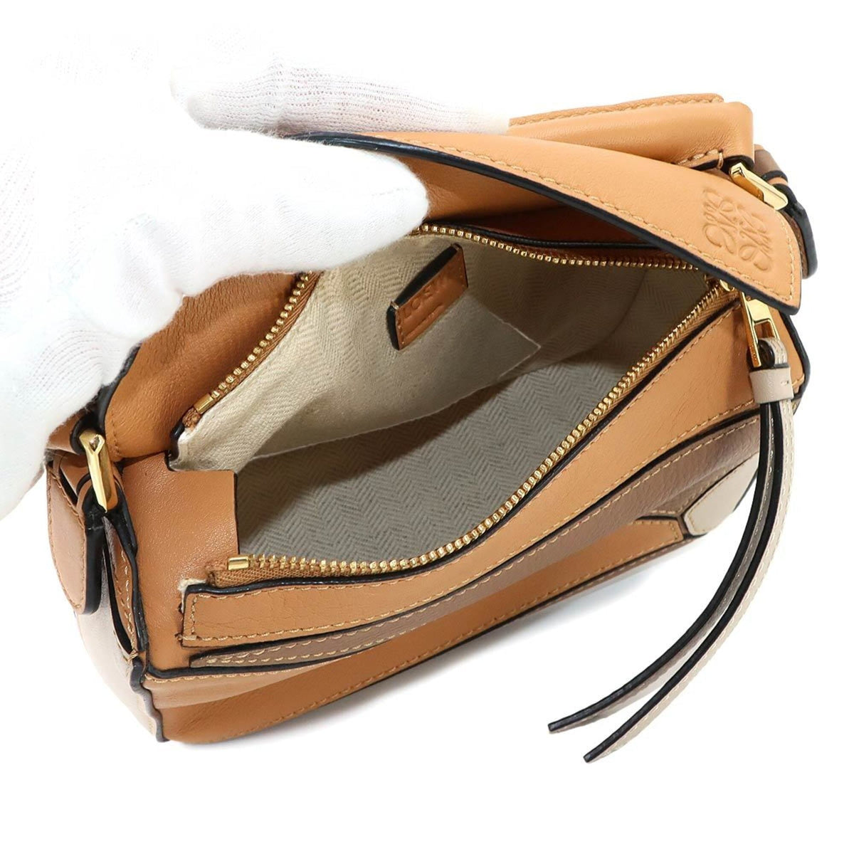 Loewe Beige Brown Leather Handbag (Pre-Owned)