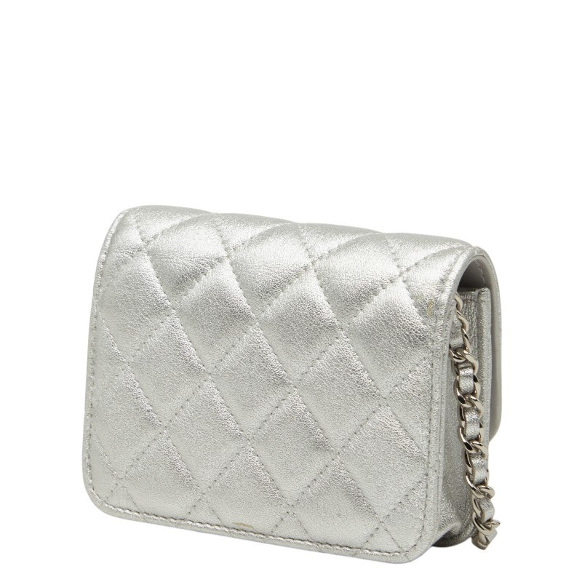 Chanel Silver Leather Pochette Shoulder Bag (Pre-Owned)