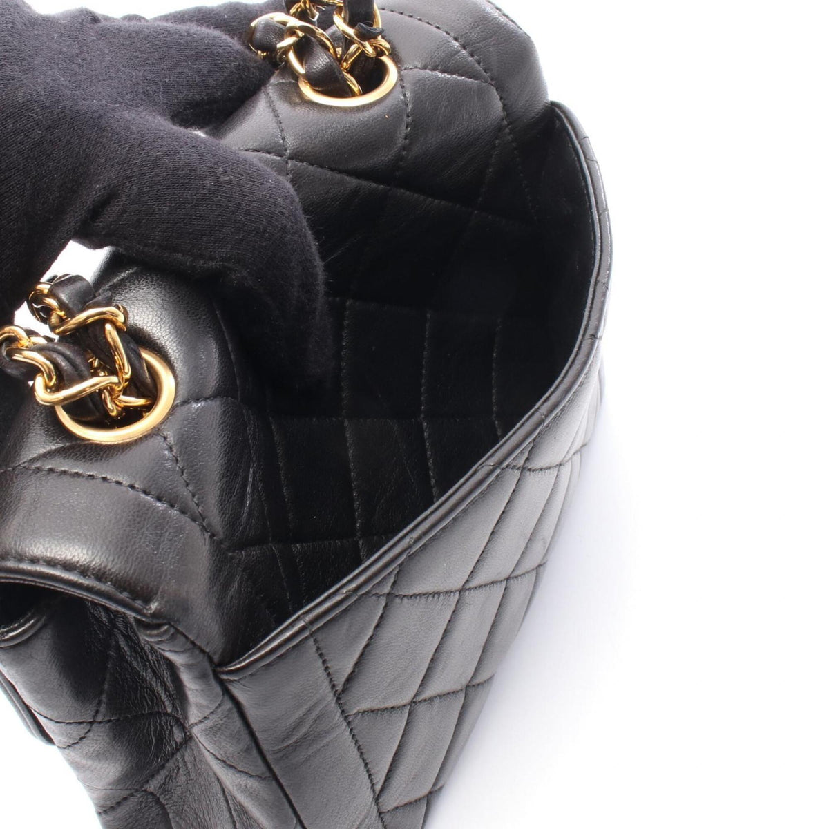 Chanel Matelasse Black Leather Handbag (Pre-Owned)