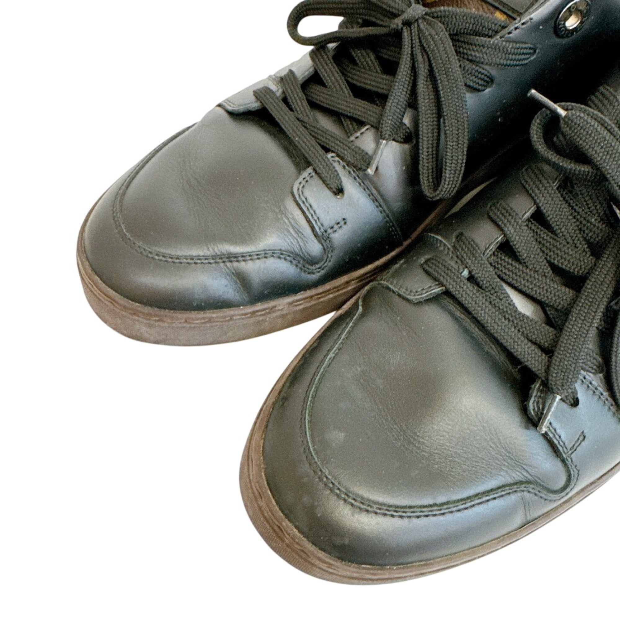 Louis Vuitton Black Sneakers (Pre-Owned)