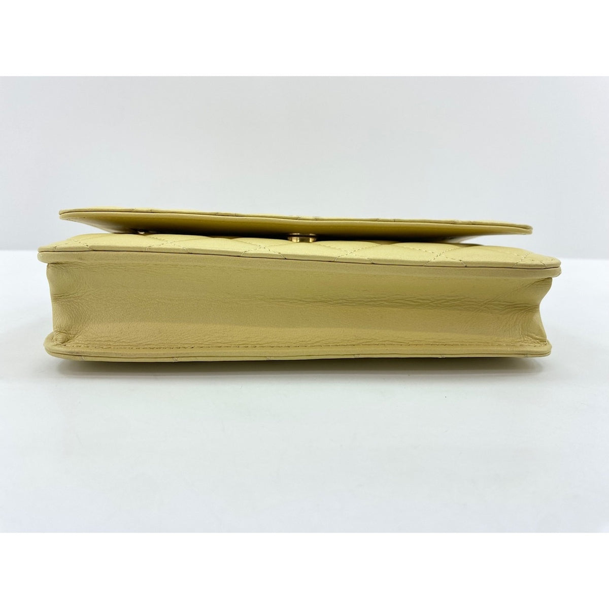 Chanel Yellow Shoulder Bag (Pre-Owned)