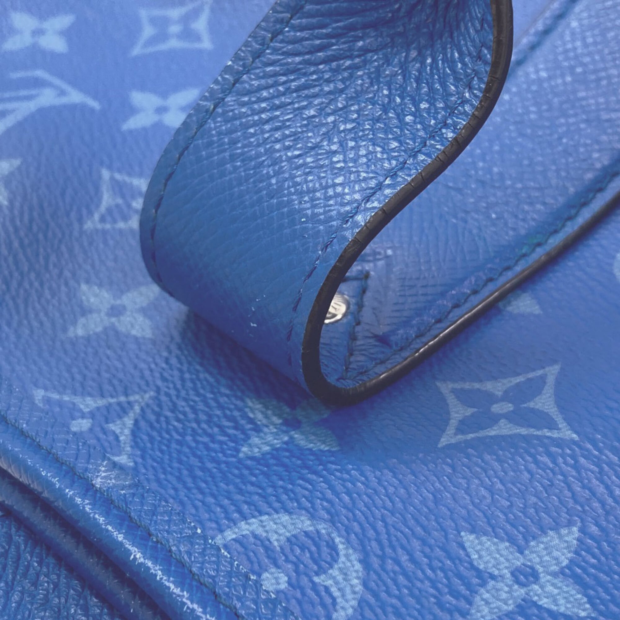 Louis Vuitton Taigarama Taiga Leather Handbag Tote Bag (Pre-Owned)