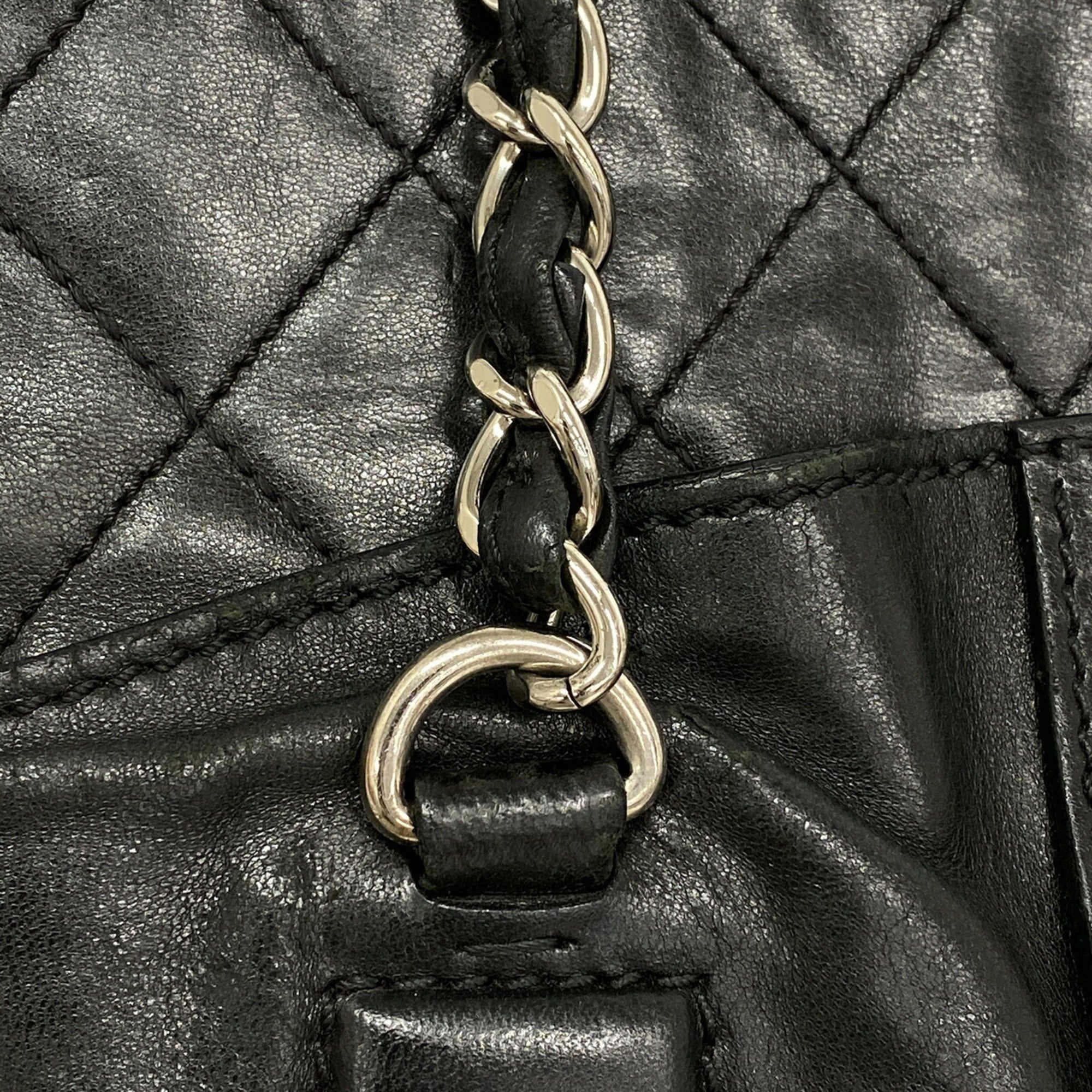 Chanel Black Leather Tote Bag (Pre-Owned)