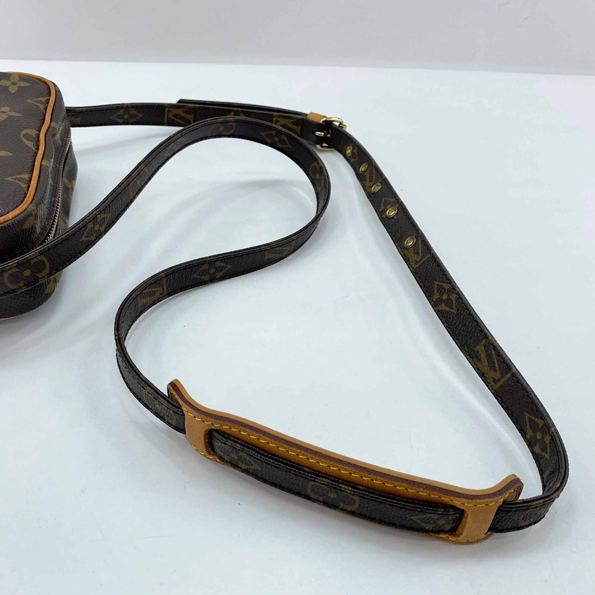 Louis Vuitton Blue Brown Shoulder Bag (Pre-Owned)
