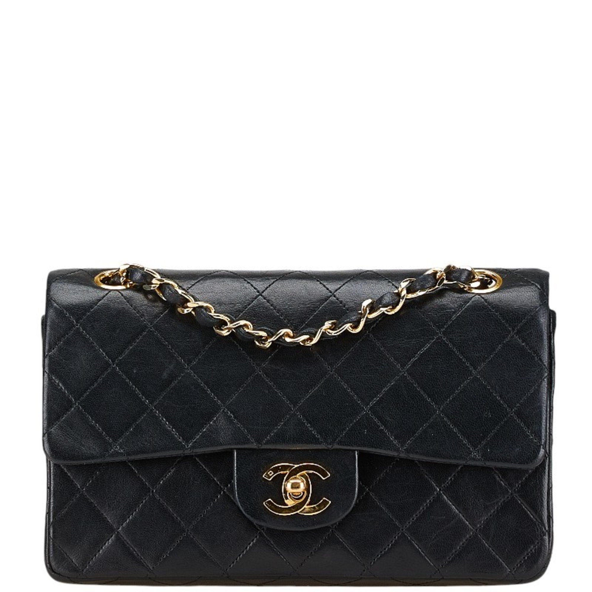 Chanel Matelasse Black Leather Shoulder Bag (Pre-Owned)
