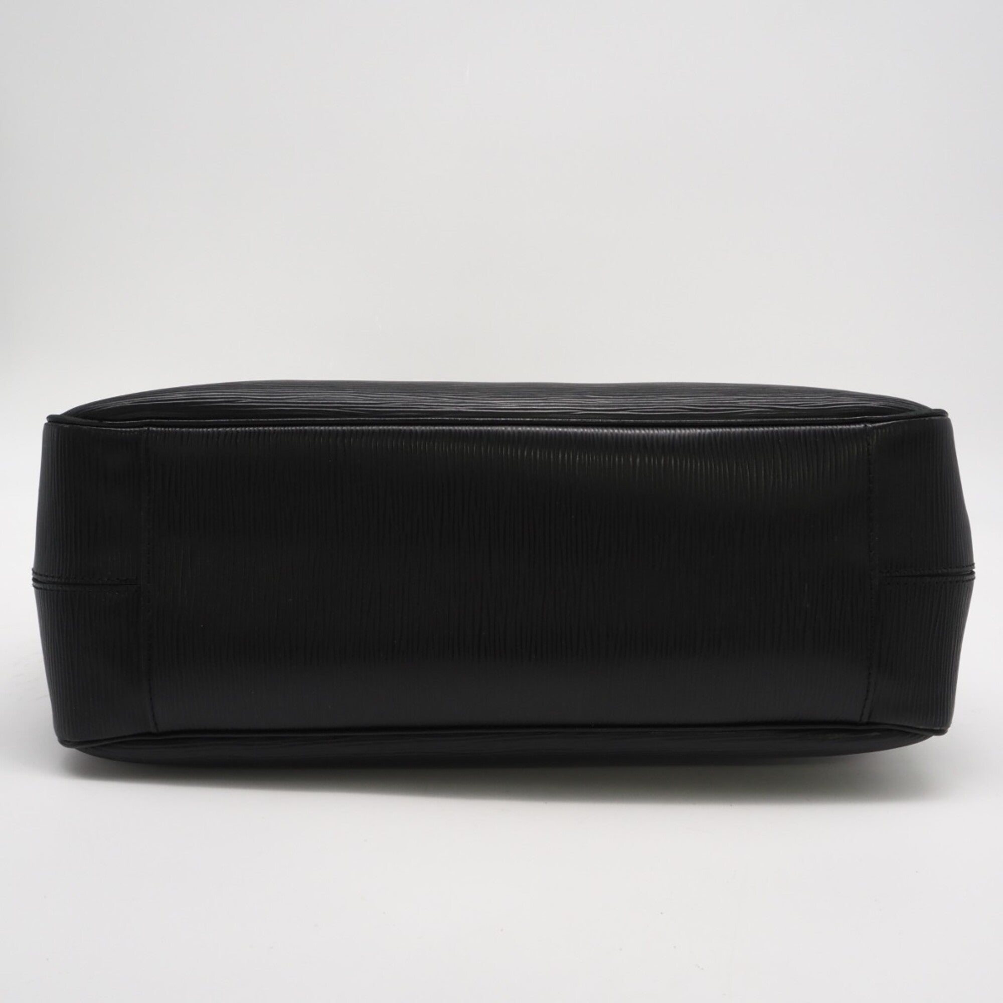Louis Vuitton Black Leather Handbag (Pre-Owned)