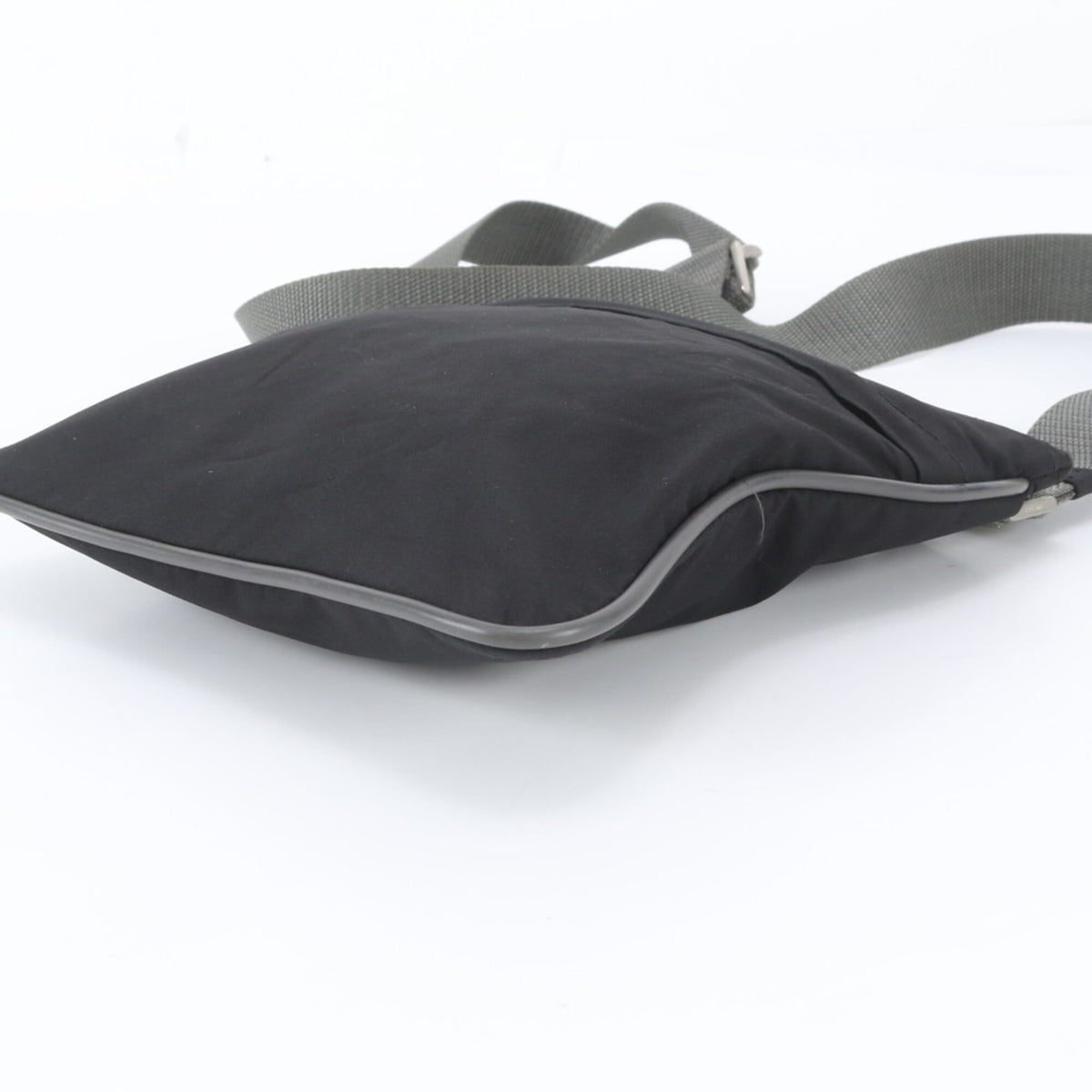 Pradasports Black Leather Nylon Messenger Bag Shoulder Bag (Pre-Owned)
