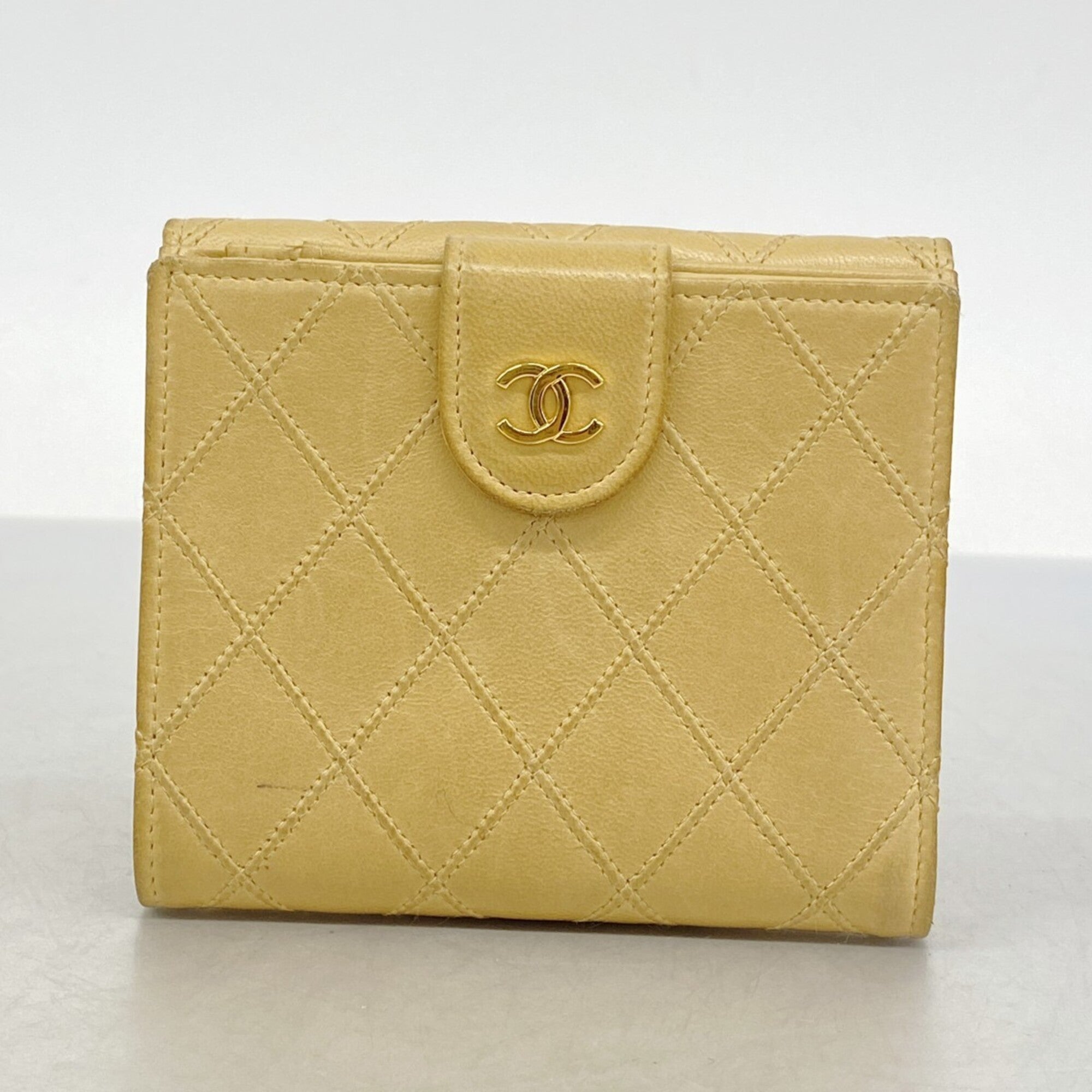 Chanel Beige Leather Wallet (Bi-Fold) (Pre-Owned)