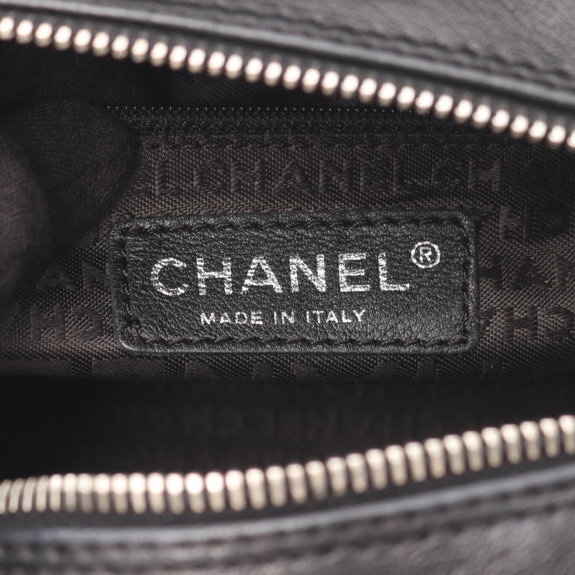 Chanel Black Leather Handbag (Pre-Owned)