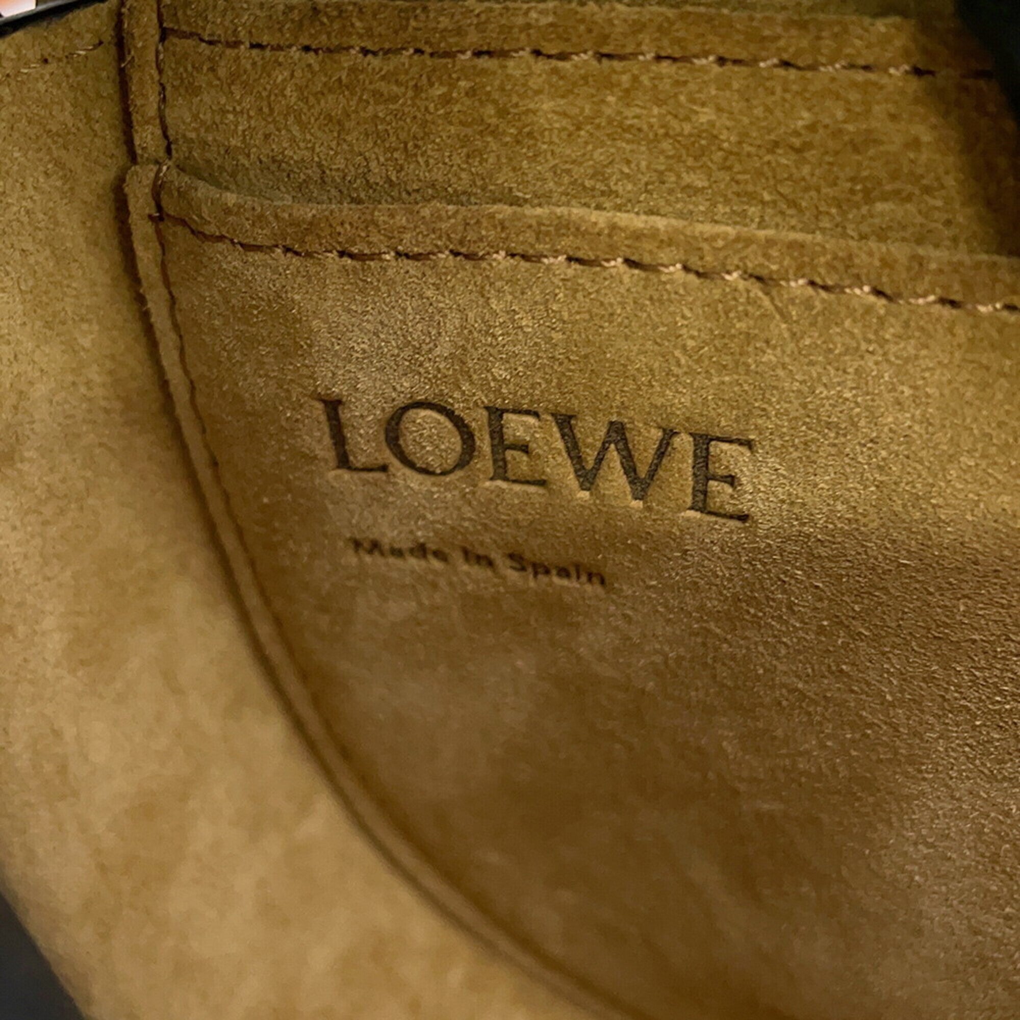 Loewe Brown Leather Shoulder Bag (Pre-Owned)