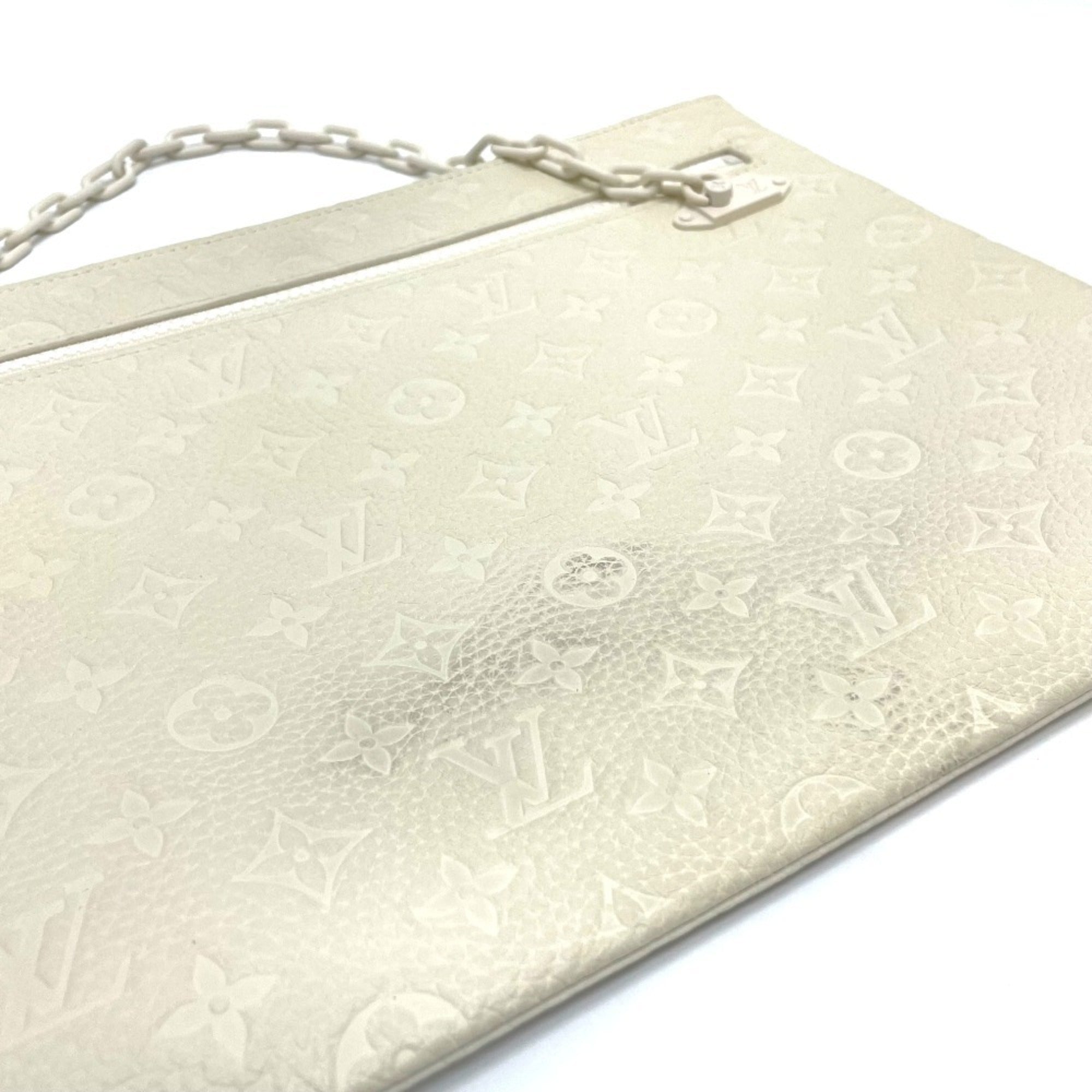 Louis Vuitton Blanc White Leather Clutch Bag Pochette (Pre-Owned)