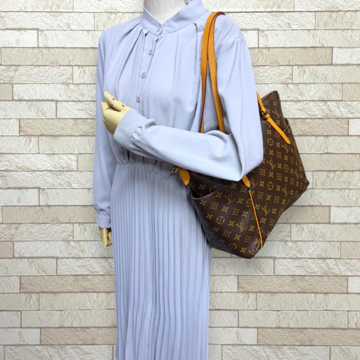 Louis Vuitton Brown Monogram Or Monogram Tote Bag (Pre-Owned)