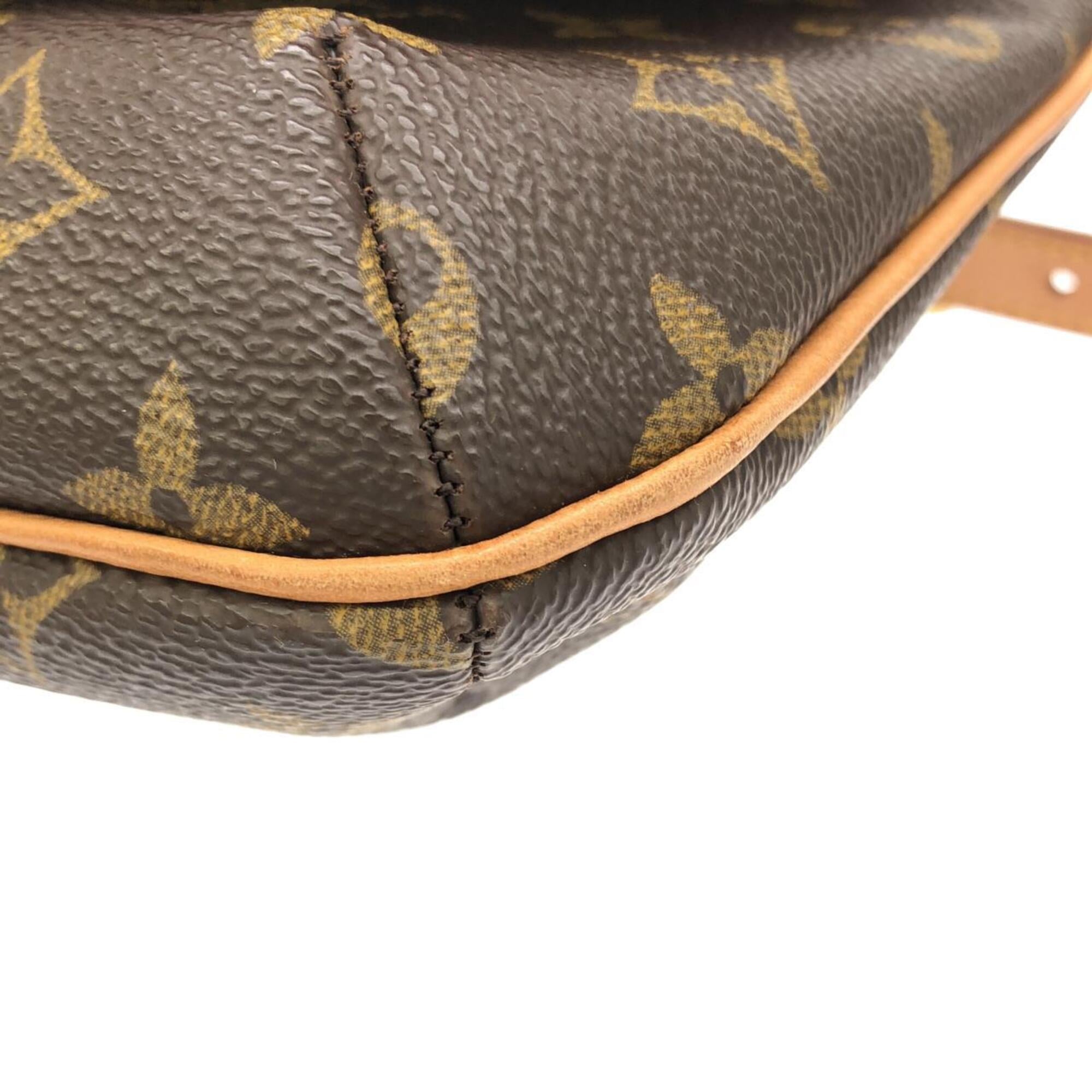 Louis Vuitton Marron Coated Canvas Shoulder Bag (Pre-Owned)