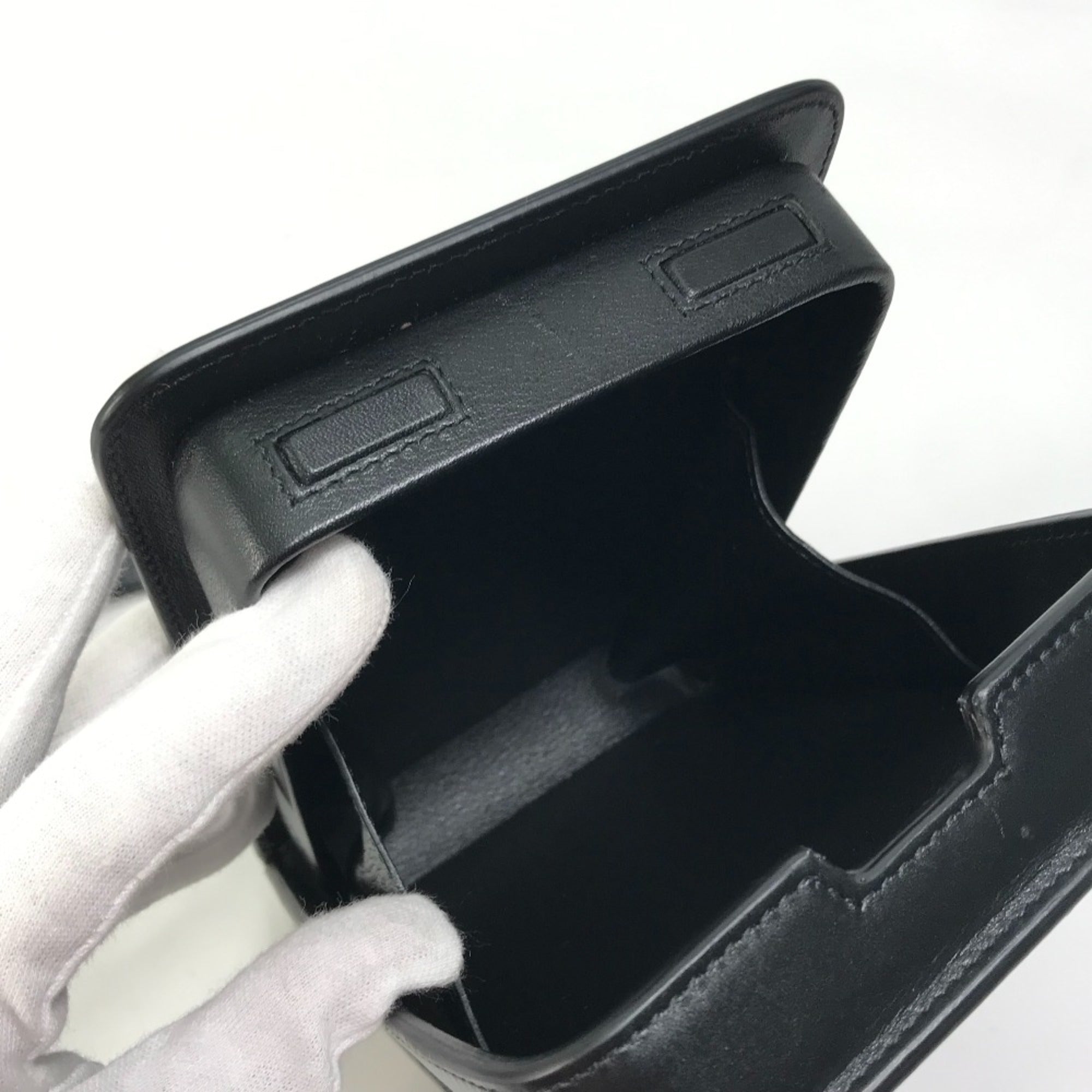 Christian Dior Black Leather Shoulder Bag (Pre-Owned)
