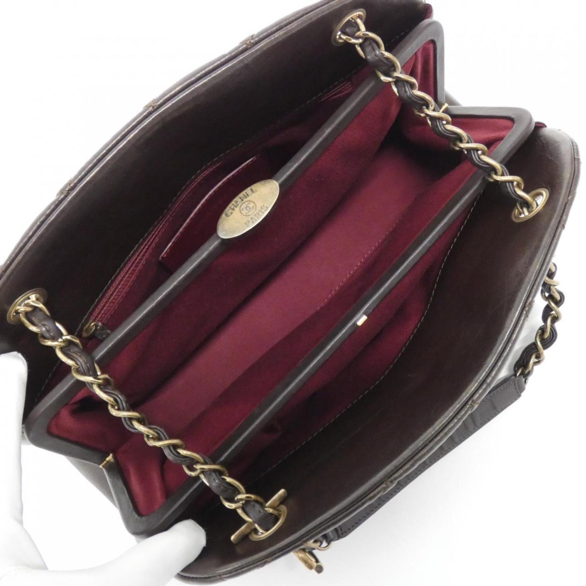 Chanel Brown Leather Shoulder Bag (Pre-Owned)
