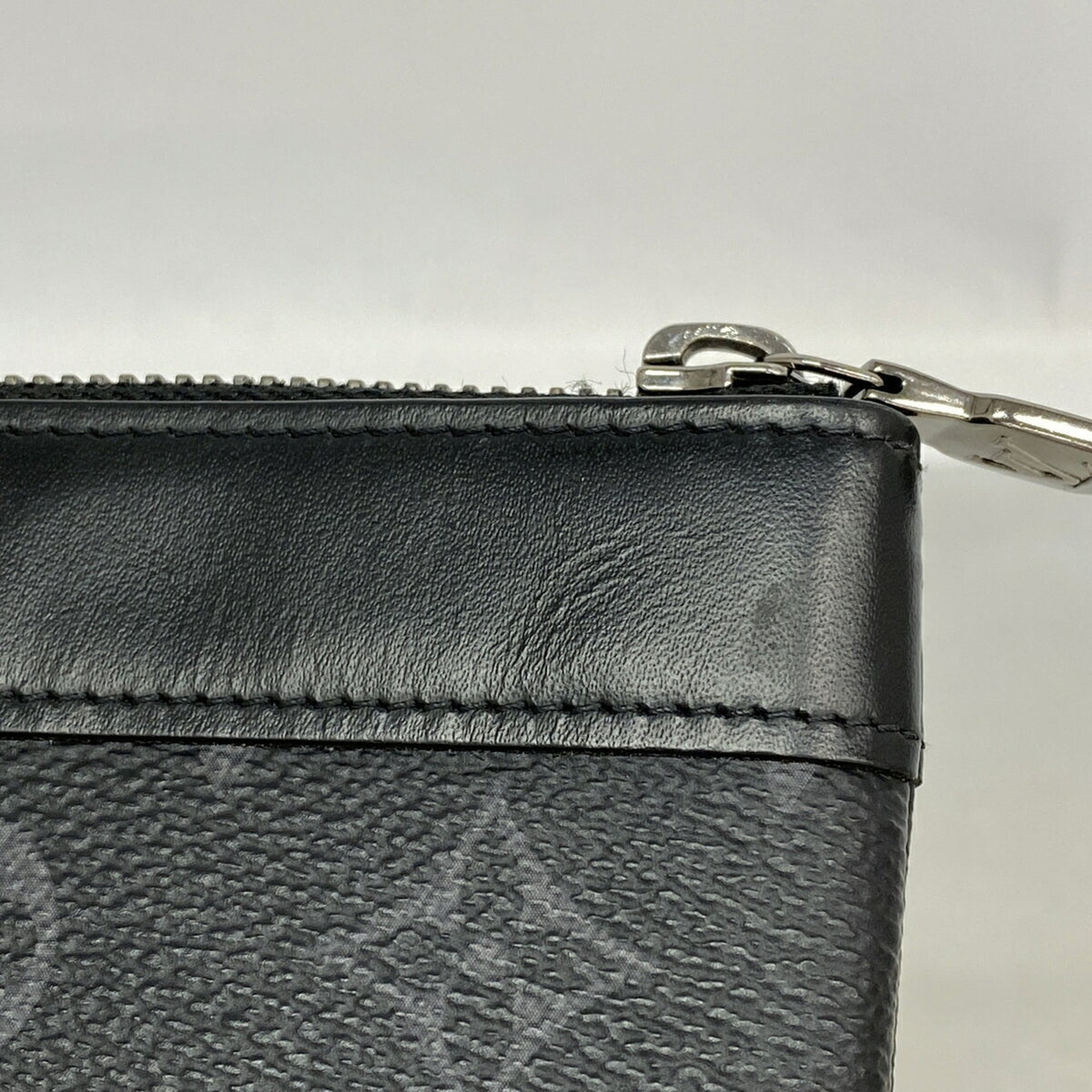 Louis Vuitton Black Pouch (Pre-Owned)