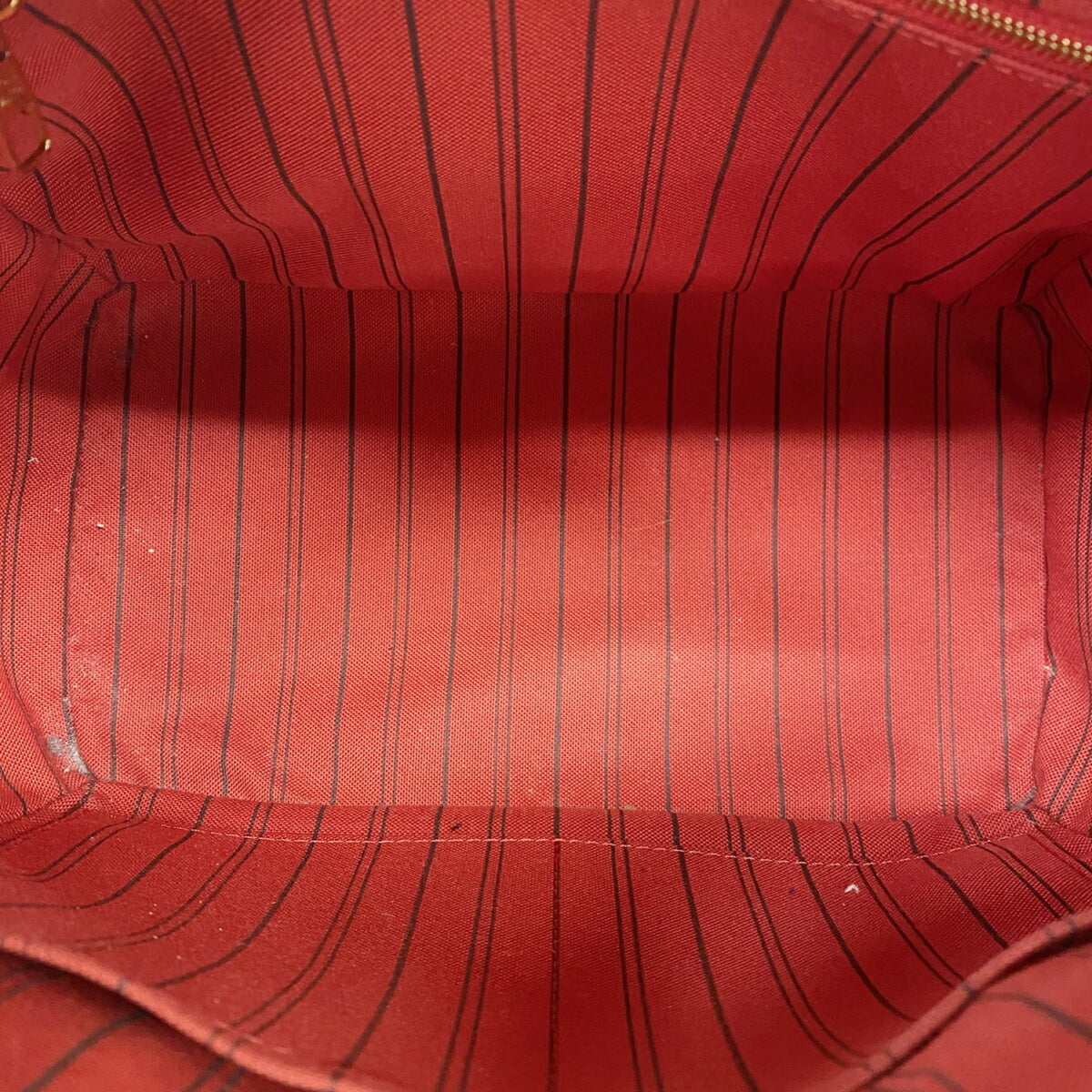 Louis Vuitton Marine Rouge Handbag (Pre-Owned)