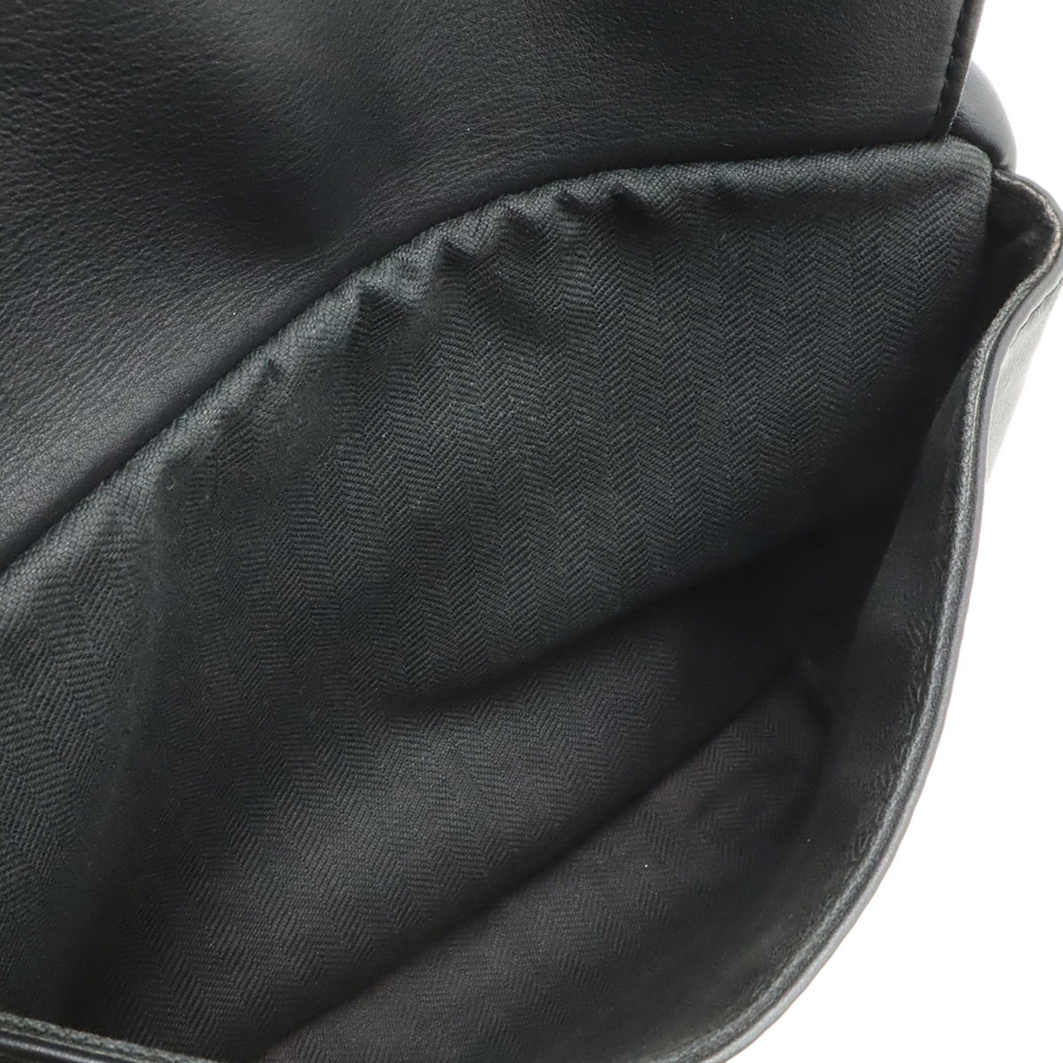 Loewe Black Leather Messenger Bag Shoulder Bag (Pre-Owned)