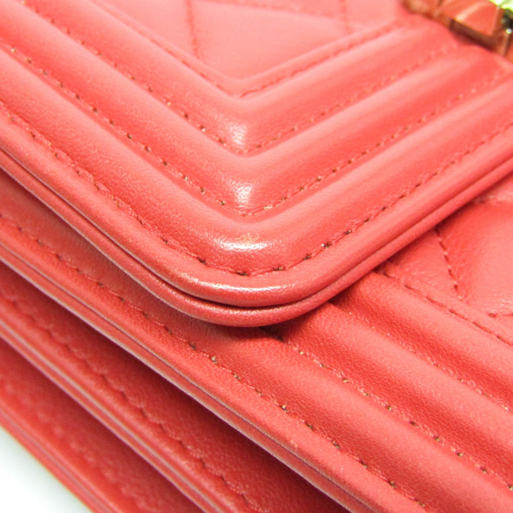 Chanel Boy Chanel Red Color Leather Shoulder Bag (Pre-Owned)
