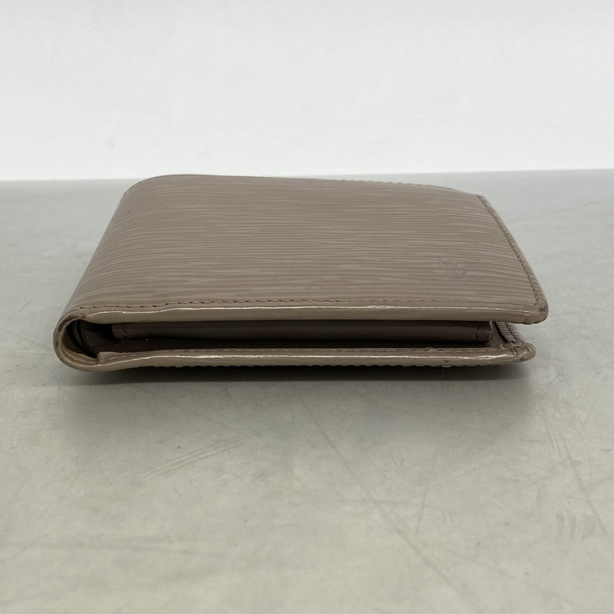 Louis Vuitton Lilac Wallet (Bi-Fold) (Pre-Owned)