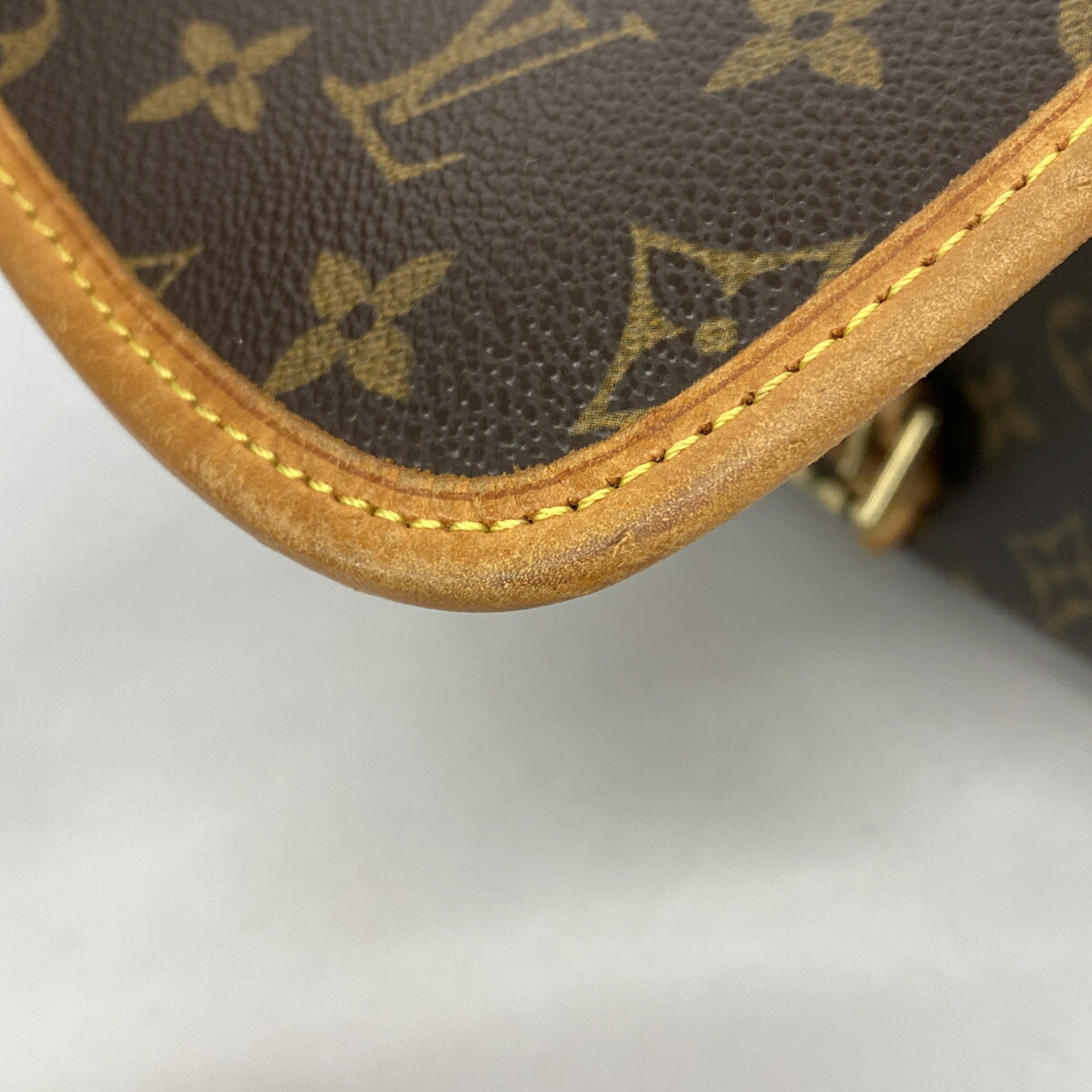 Louis Vuitton Brown Shoulder Bag (Pre-Owned)