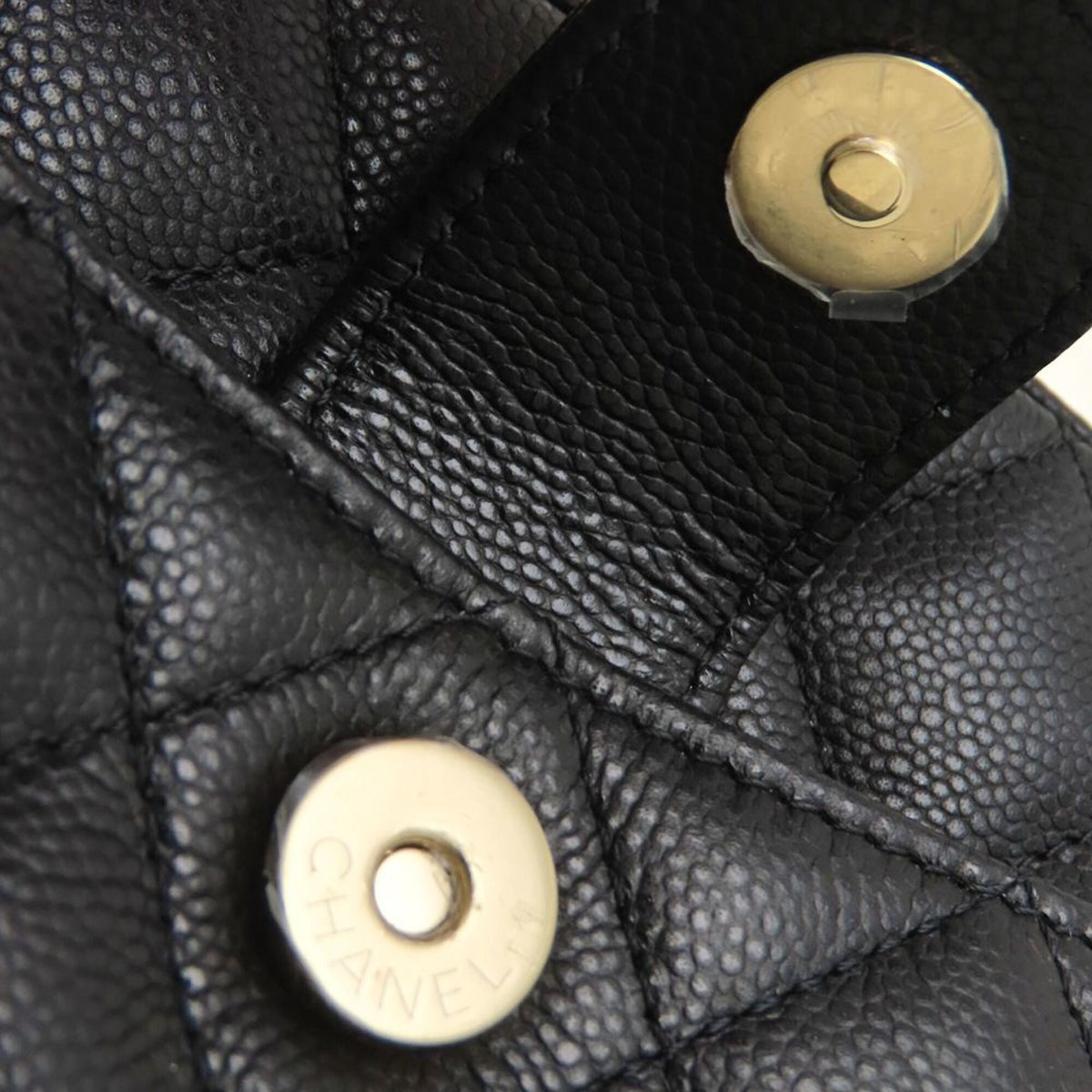 Chanel Black Grained Calfskin Shoulder Bag (Pre-Owned)