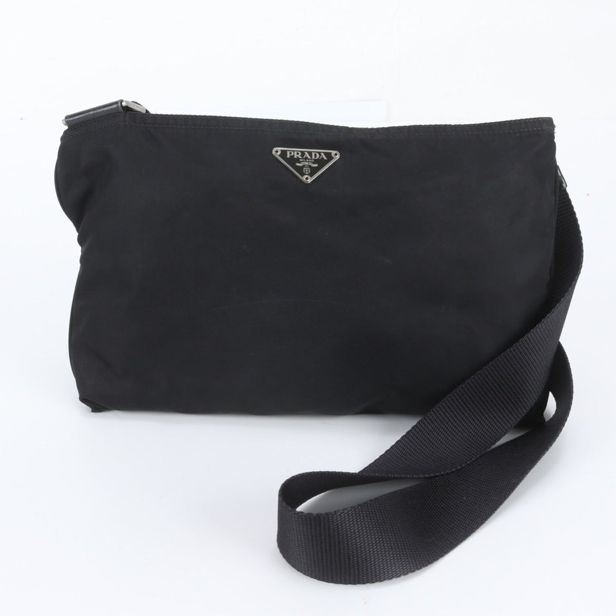 Prada Black Leather Nylon Messenger Bag Shoulder Bag (Pre-Owned)