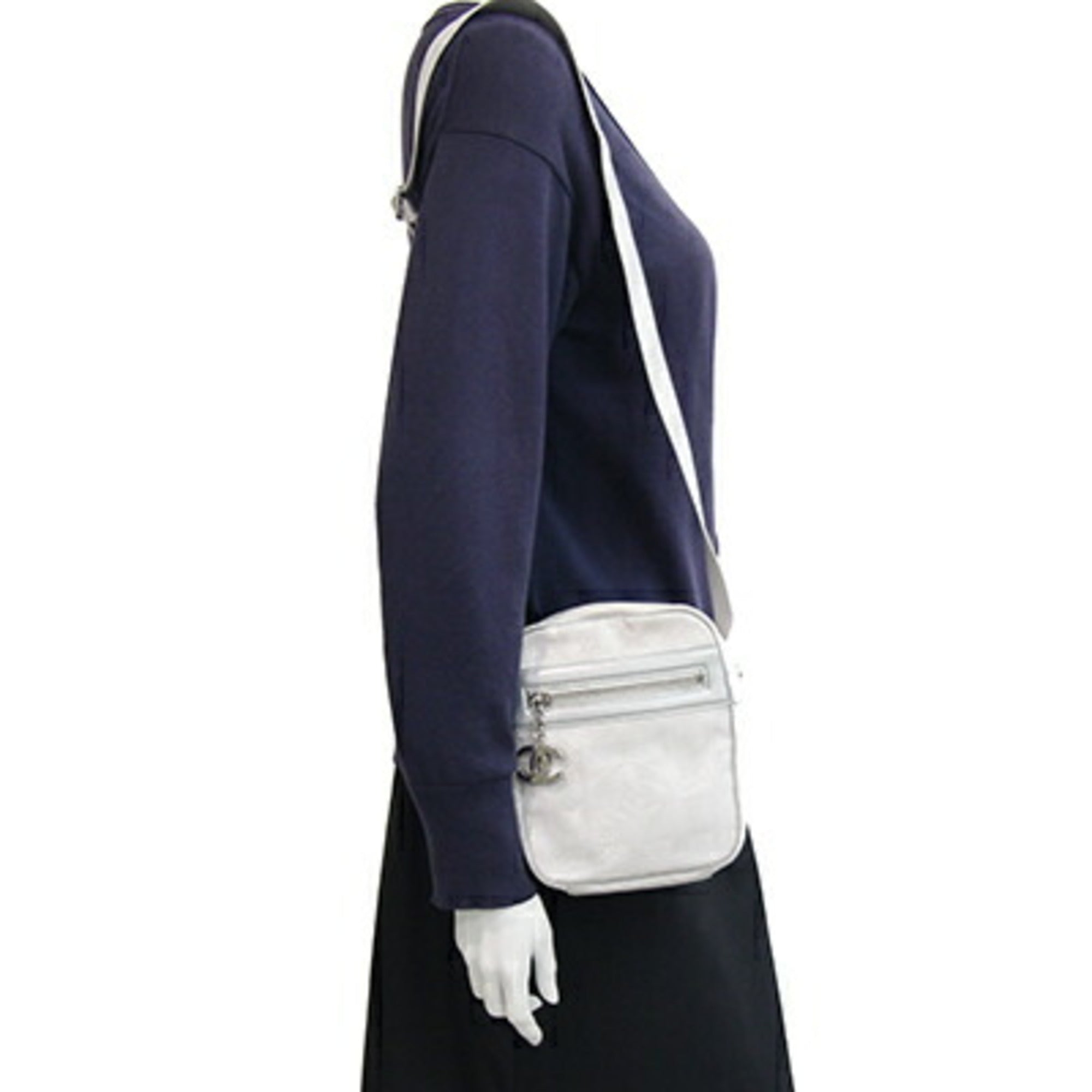 Chanel Silver Nylon Canvas Leather Pochette Shoulder Bag (Pre-Owned)