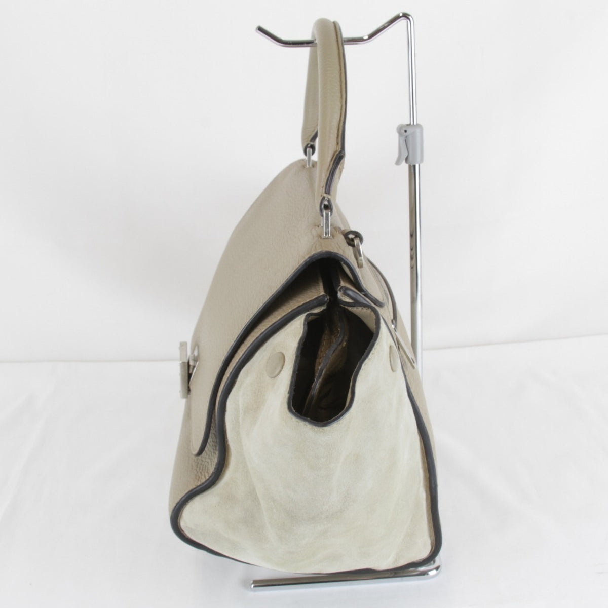 Celine Beige Leather Shoulder Bag (Pre-Owned)