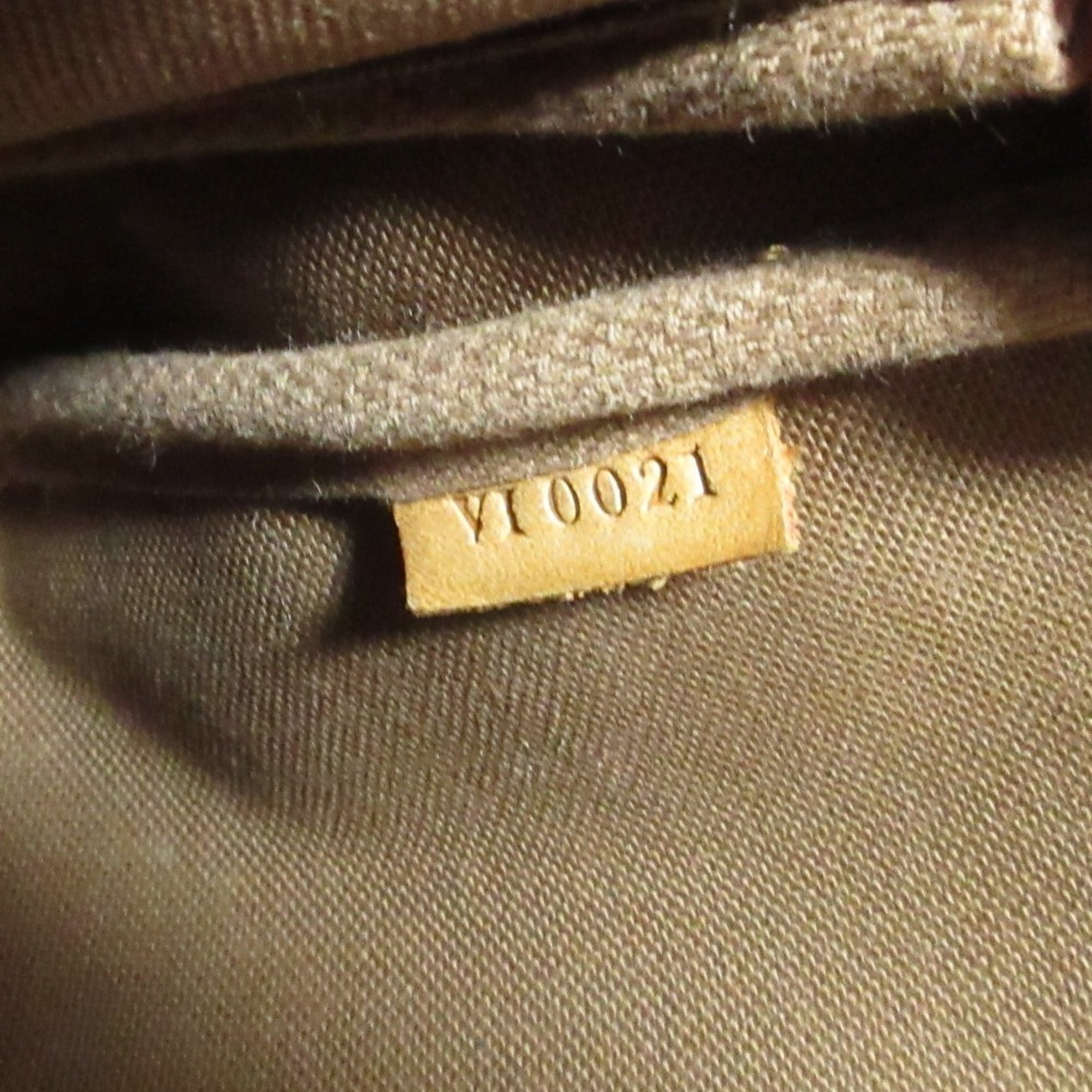 Louis Vuitton Brown Monogram Pouch (Pre-Owned)