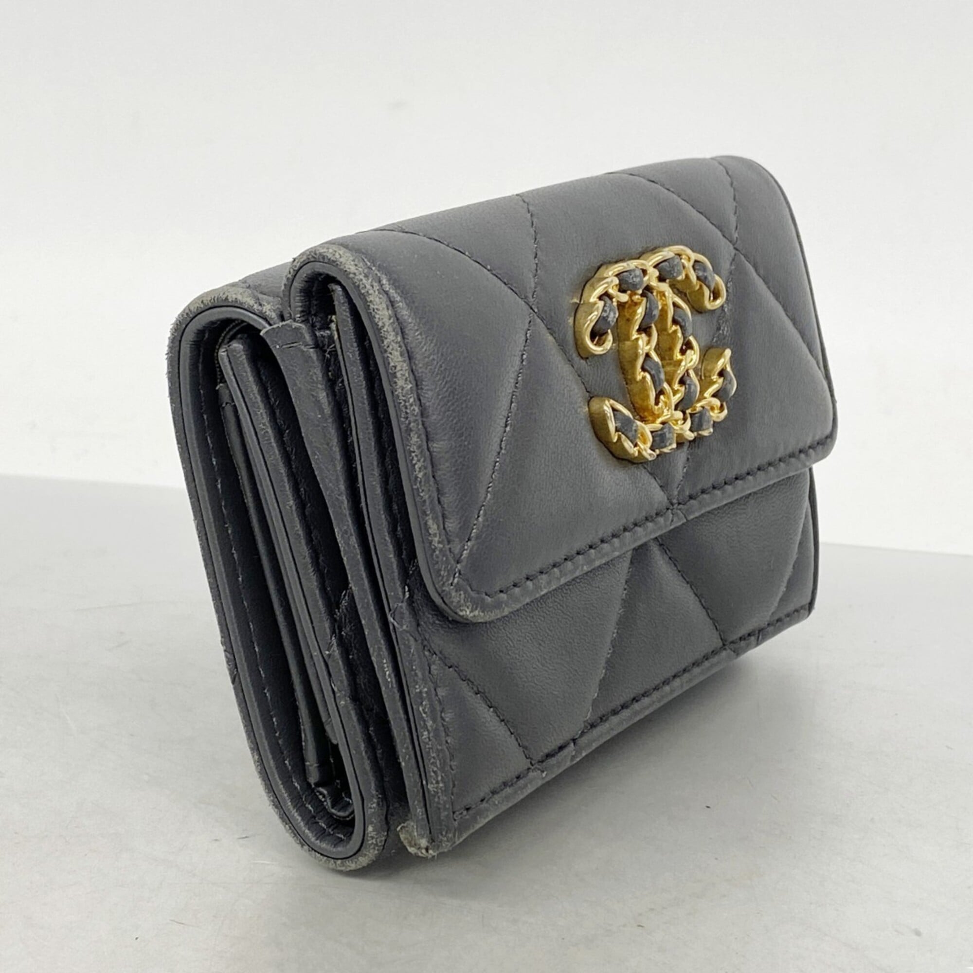 Chanel Gray Leather Wallet (Tri-Fold) (Pre-Owned)