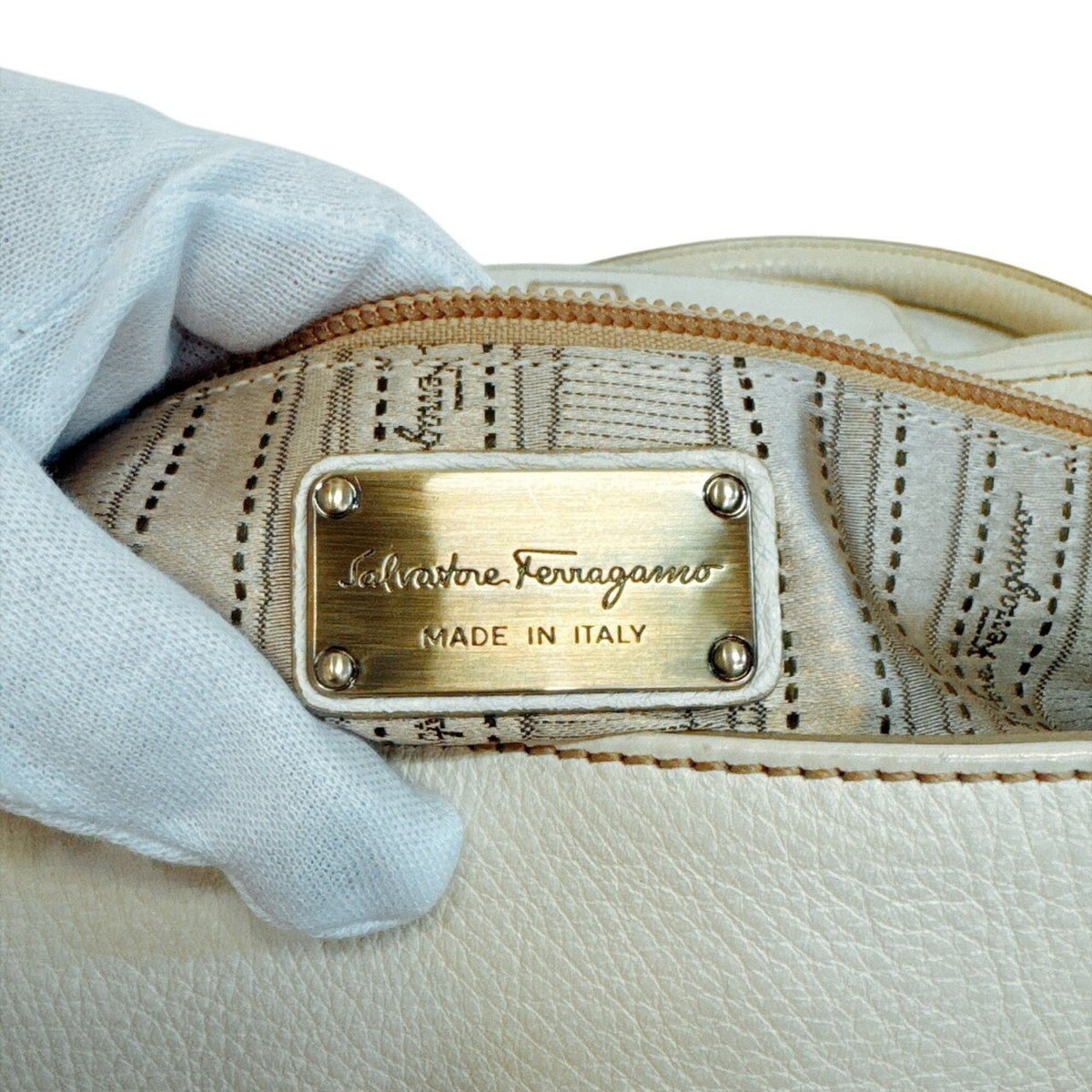 Salvatore Ferragamo White Leather Handbag Tote Bag (Pre-Owned)