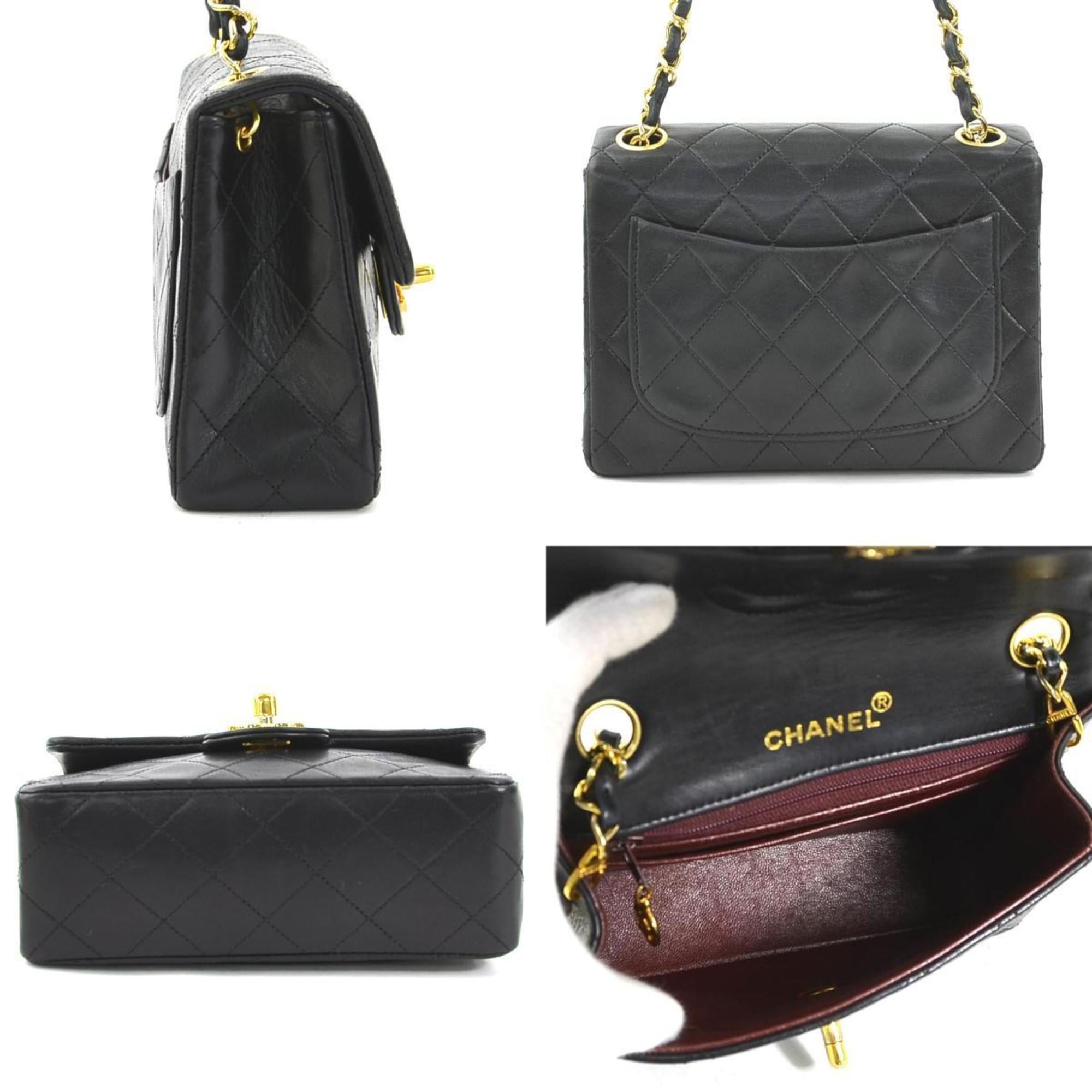 Chanel Black Leather Shoulder Bag (Pre-Owned)
