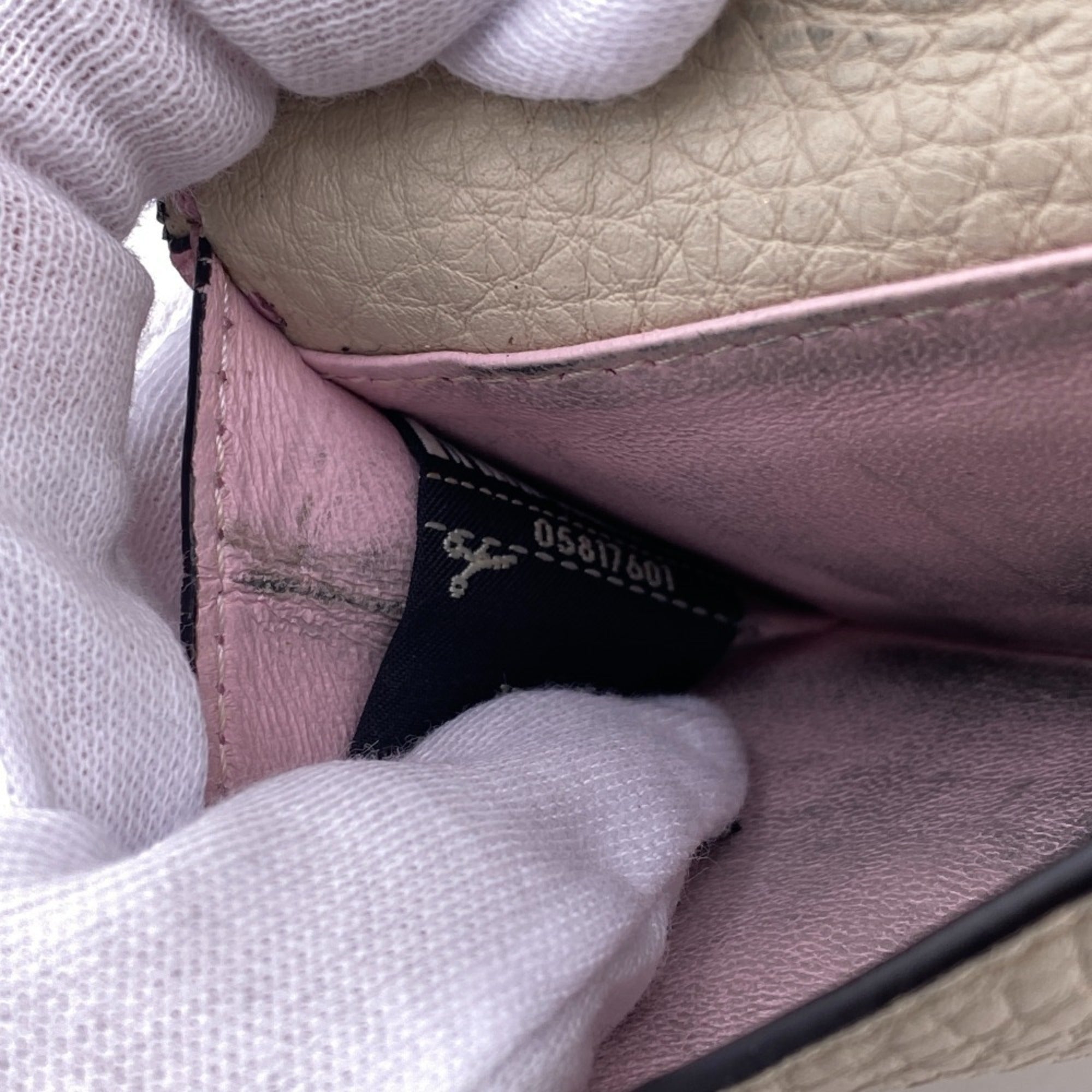 Fendi Beige Leather Wallet (Tri-Fold) (Pre-Owned)