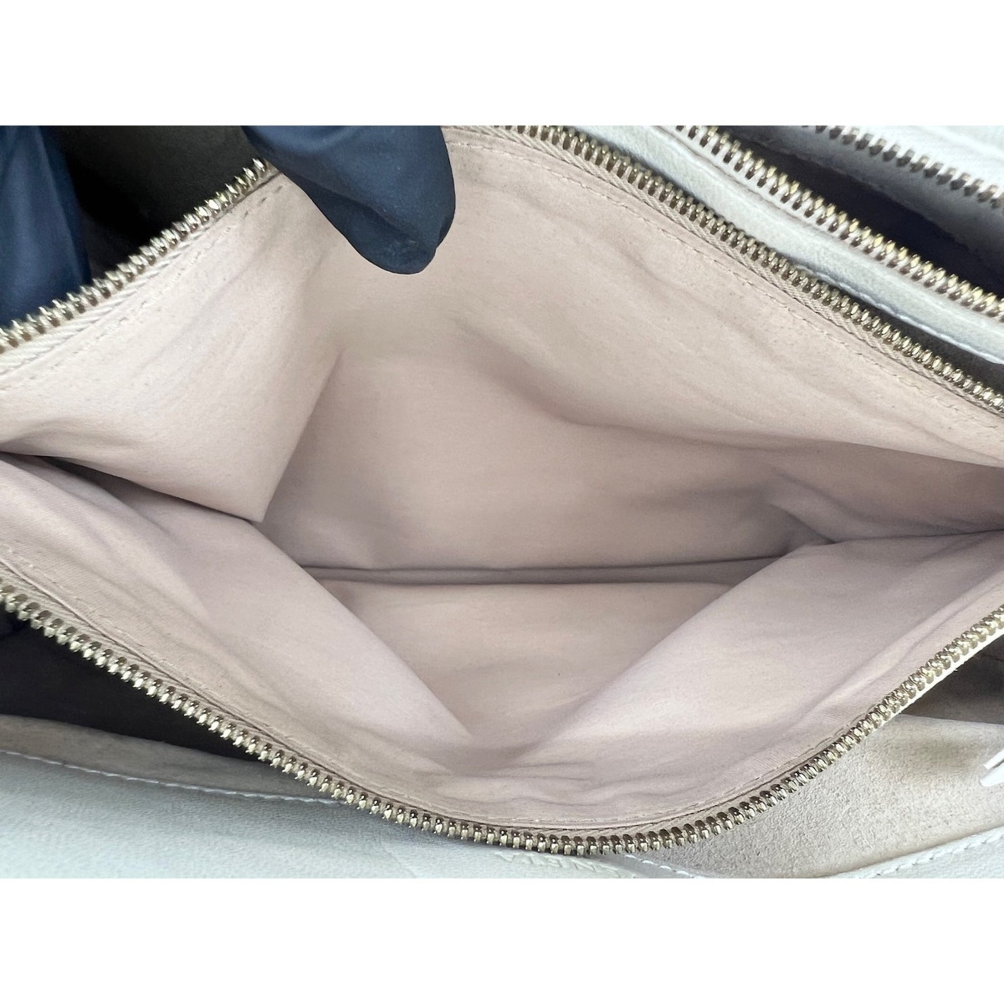 Bottega Veneta White Shoulder Bag (Pre-Owned)