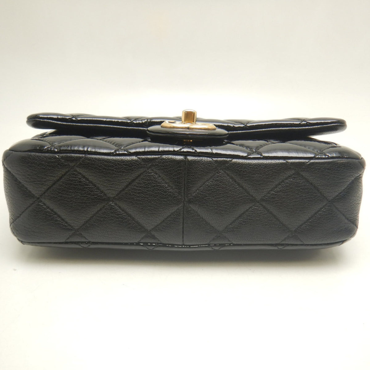 Chanel Matelasse Black Patent Leather Shoulder Bag (Pre-Owned)