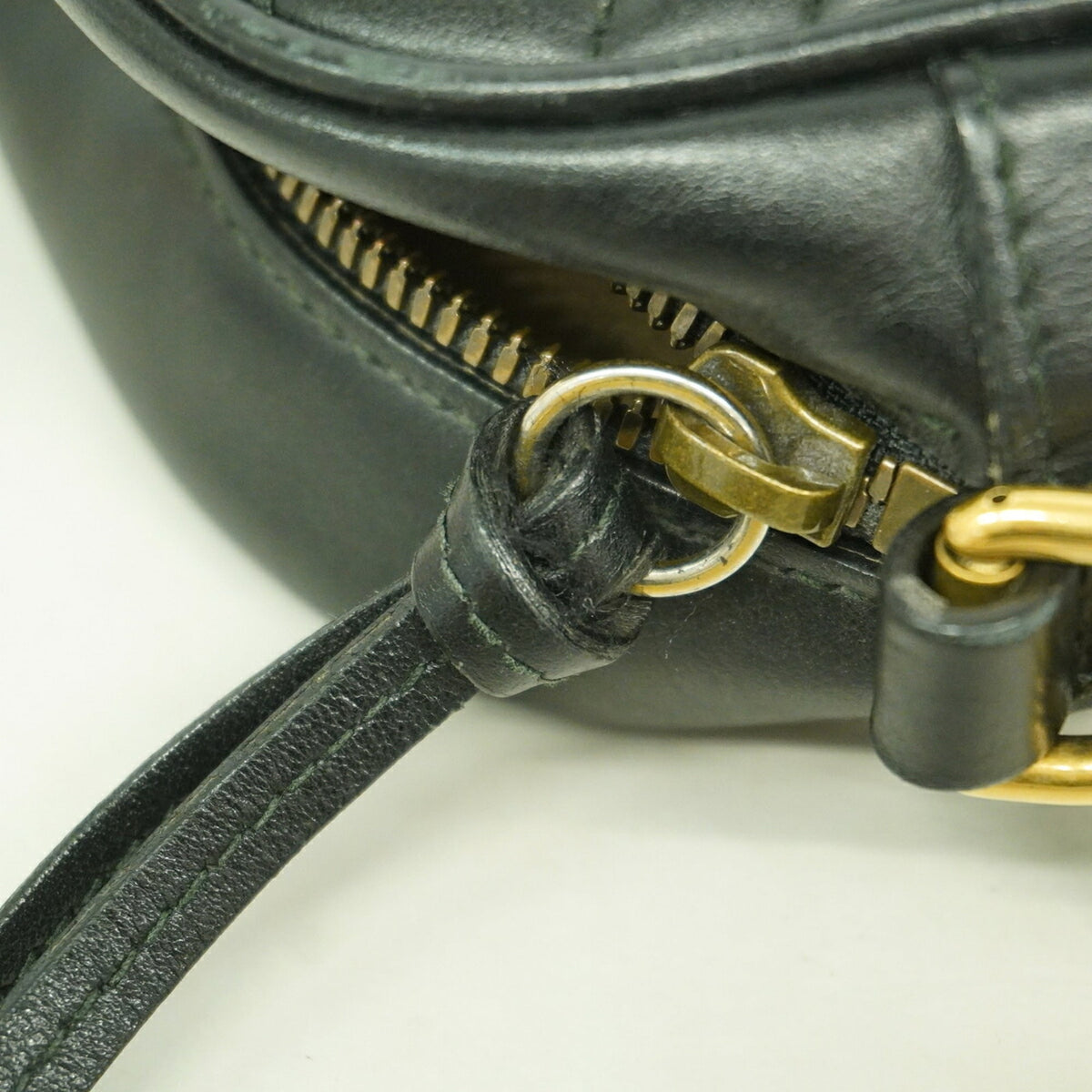 Gucci Black Leather Shoulder Bag (Pre-Owned)